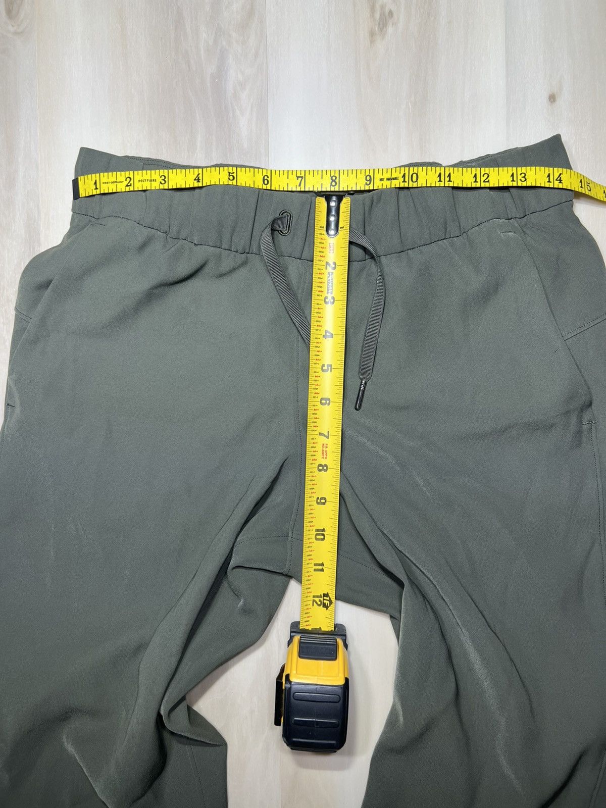 Lululemon Lululemon On The Fly Jogger Olive Green Drawstring Size 6 Size 28" / US 6 / IT 42 - 4 Thumbnail