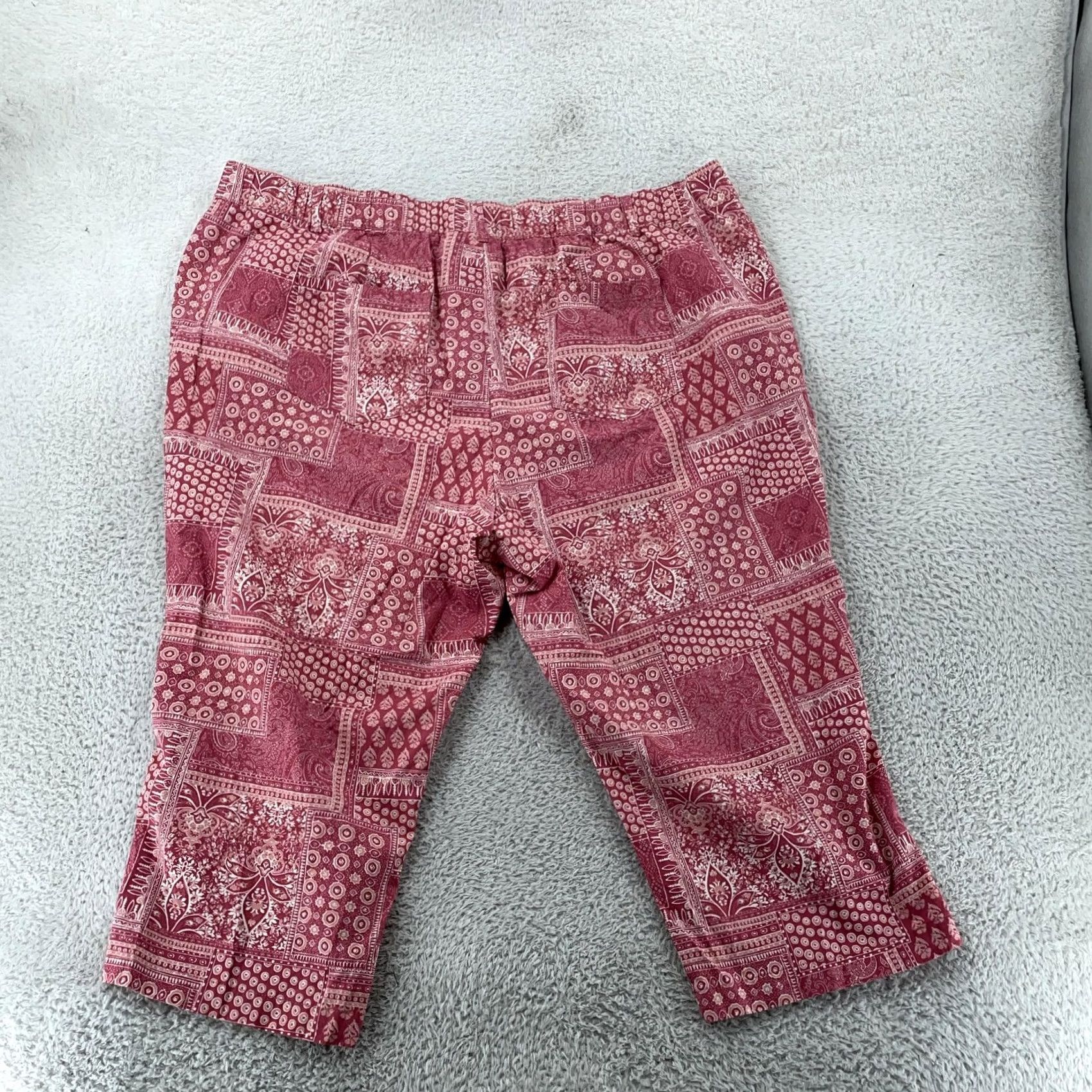 Vintage Joan Rivers Cropped Capri Pants Womens 2X Elastic Waist Pink Paisley Patchwork Print Casual Capris Leg Style: Straight Size 40" / US 18 - 4 Thumbnail