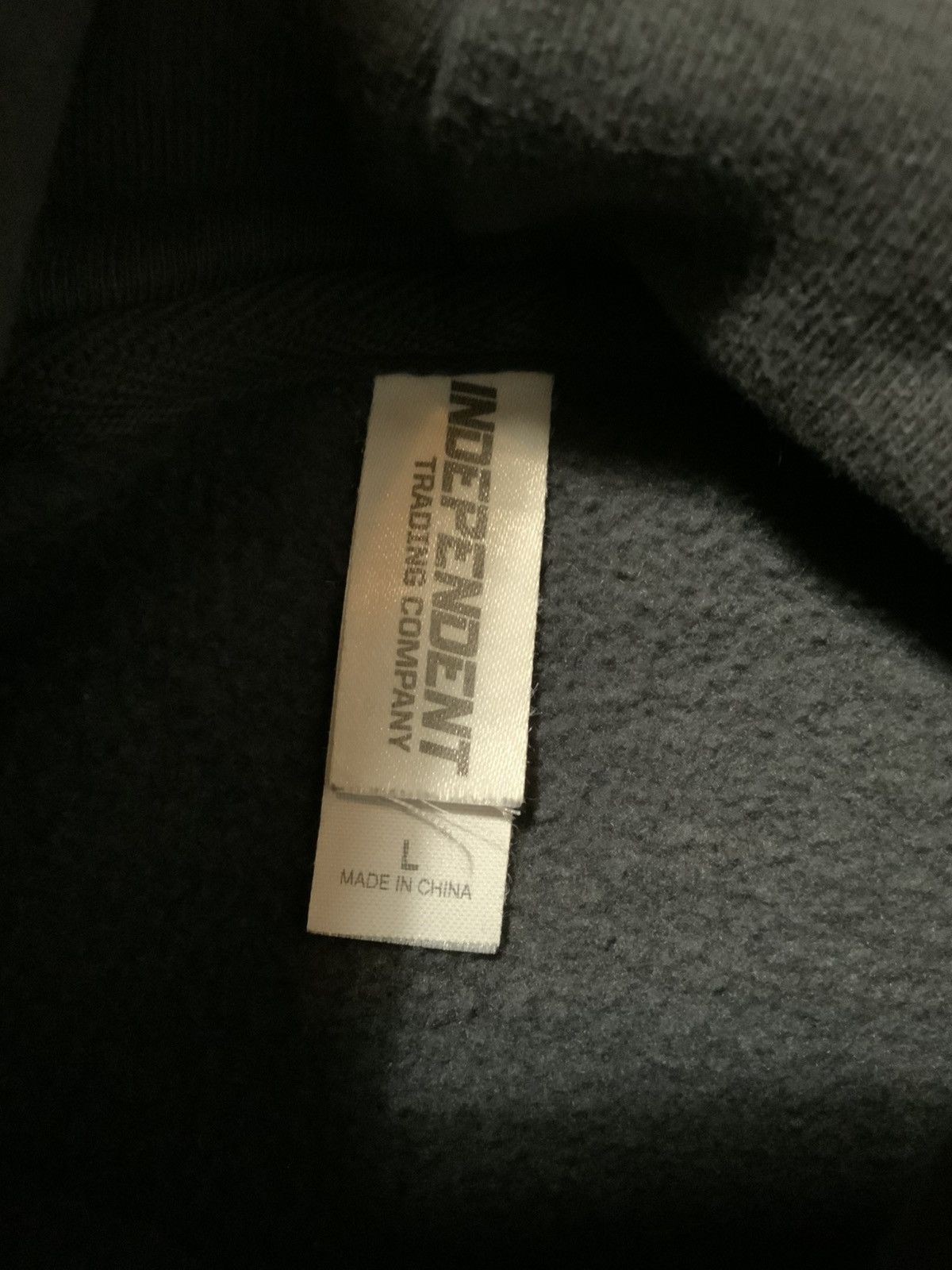 Other Wave To Earth Play With Earth 003 World Tour Official Hoodie Size US L / EU 52-54 / 3 - 8 Thumbnail