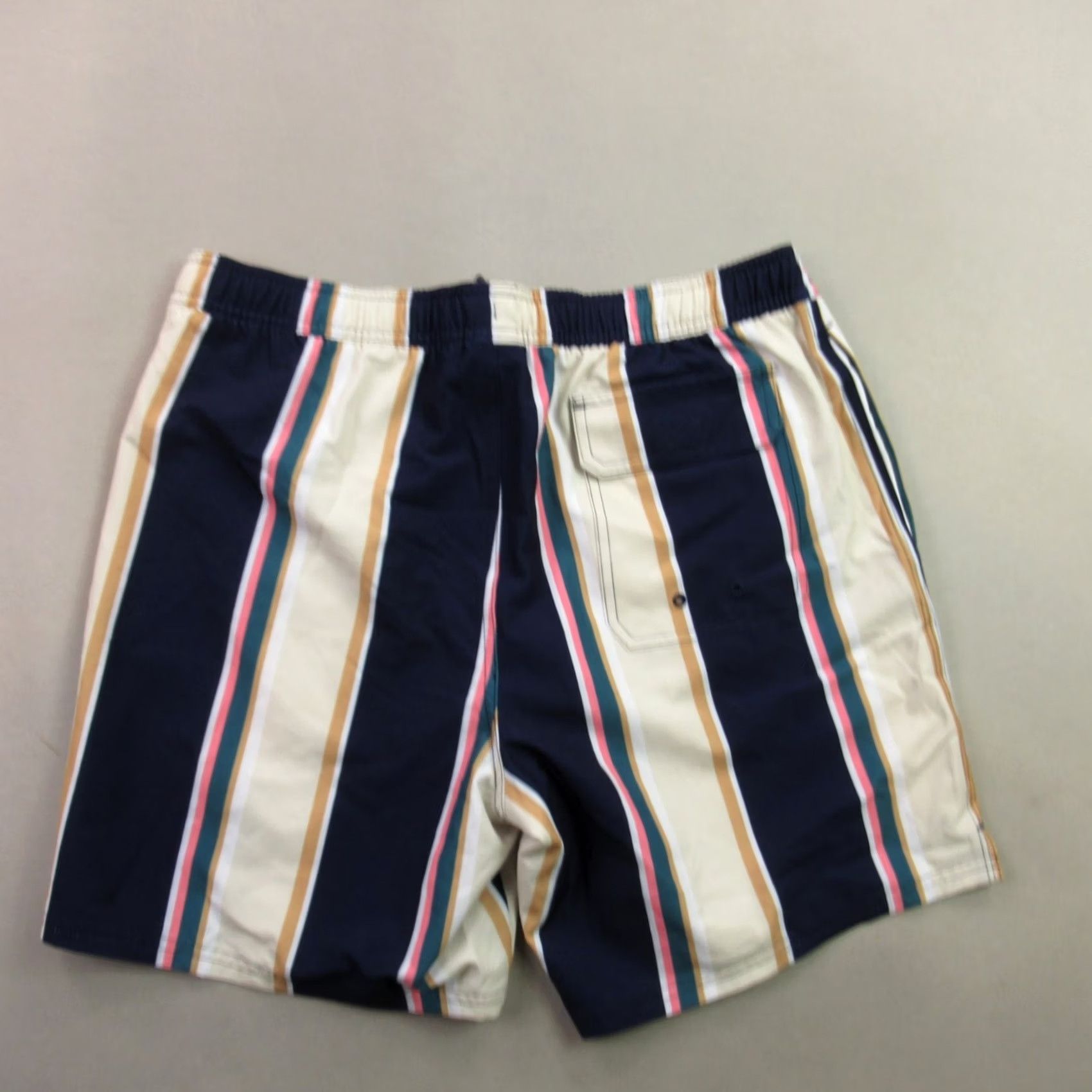 Vineyard Vines Vineyard Vines Shorts Mens Medium Adult Pockets Swimwear Stripes Surfer Swim Knit Multicolor White/Blue/Red? Size US 31 - 4 Thumbnail