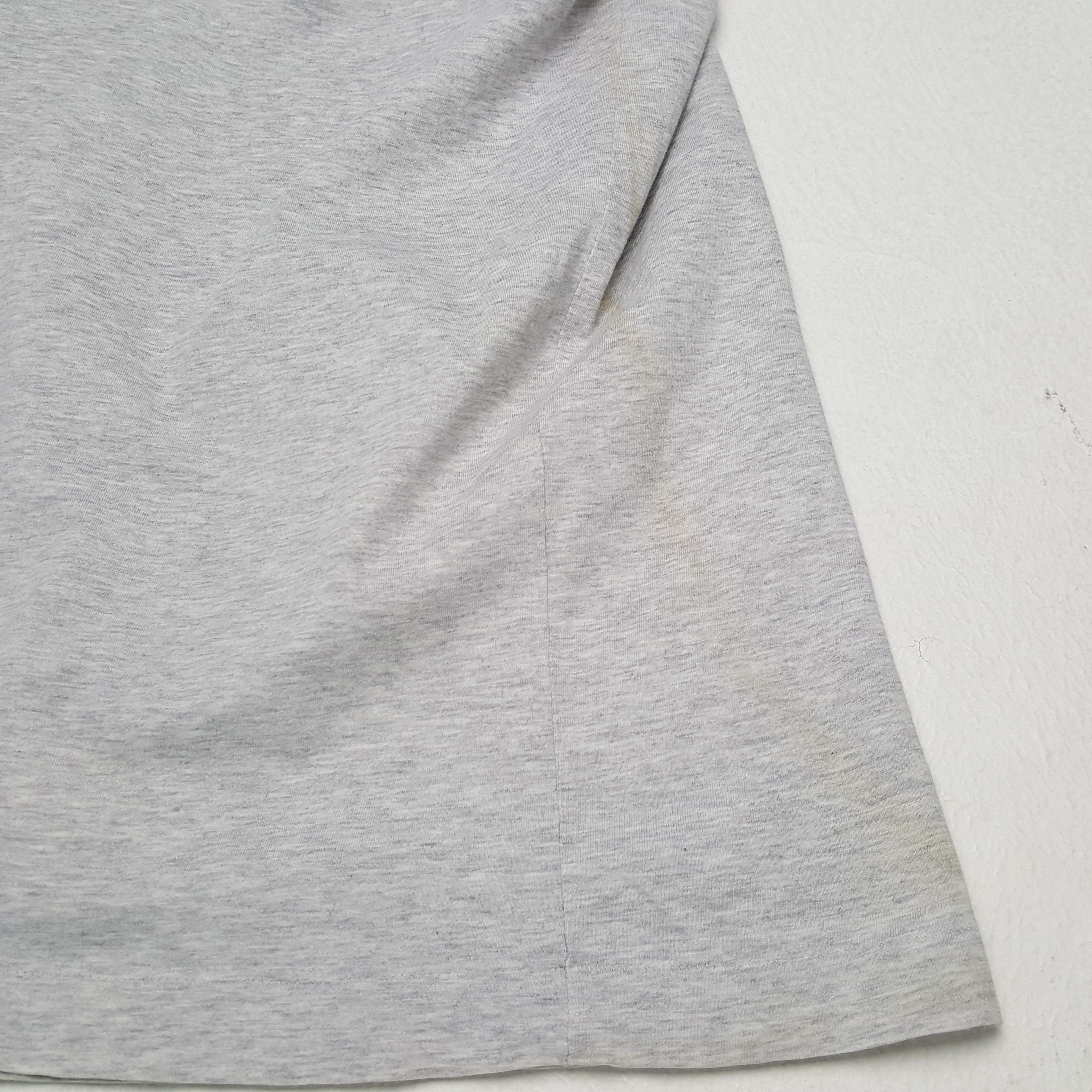 Vintage × Yves Saint Laurent YVES SAINT LAURENT Small Logo Design Tshirt Size US M / EU 48-50 / 2 - 5 Thumbnail