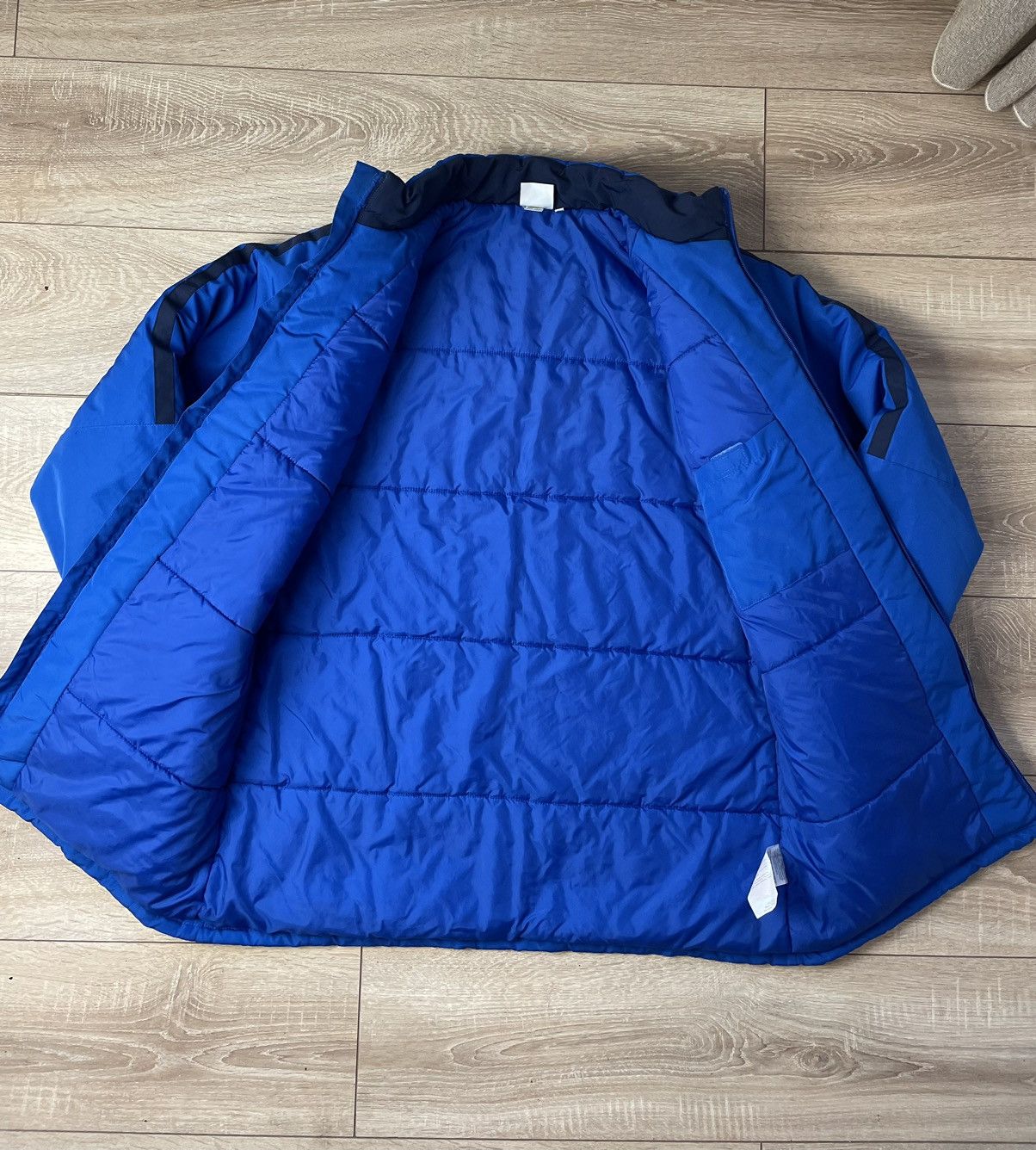 Umbro Glasgow Rangers Home football Umbro Puffer jacket L Men Size US L / EU 52-54 / 3 - 11 Thumbnail