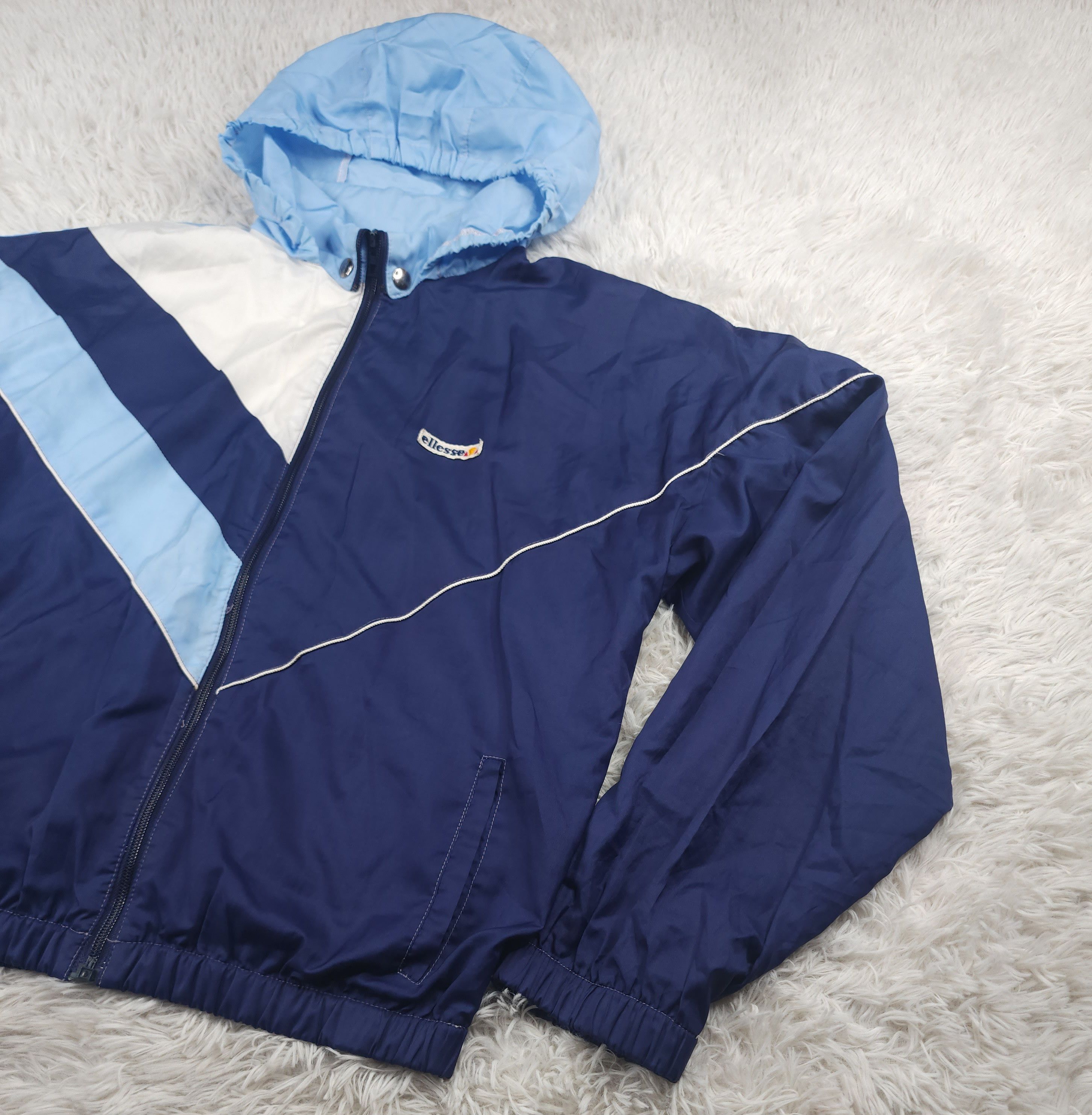 Ellesse Vintage Ellesse windbreaker hoodied jacket 38 EU Size US M / EU 48-50 / 2 - 2 Thumbnail