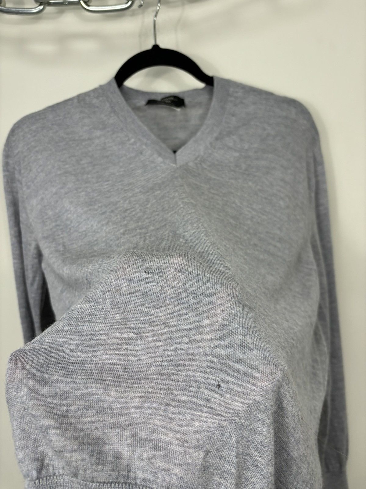 Weekend Max Mara Max Mara Plain Gray Classic Women’s Luxury V-Neck Sweater Size S / US 4 / IT 40 - 6 Thumbnail