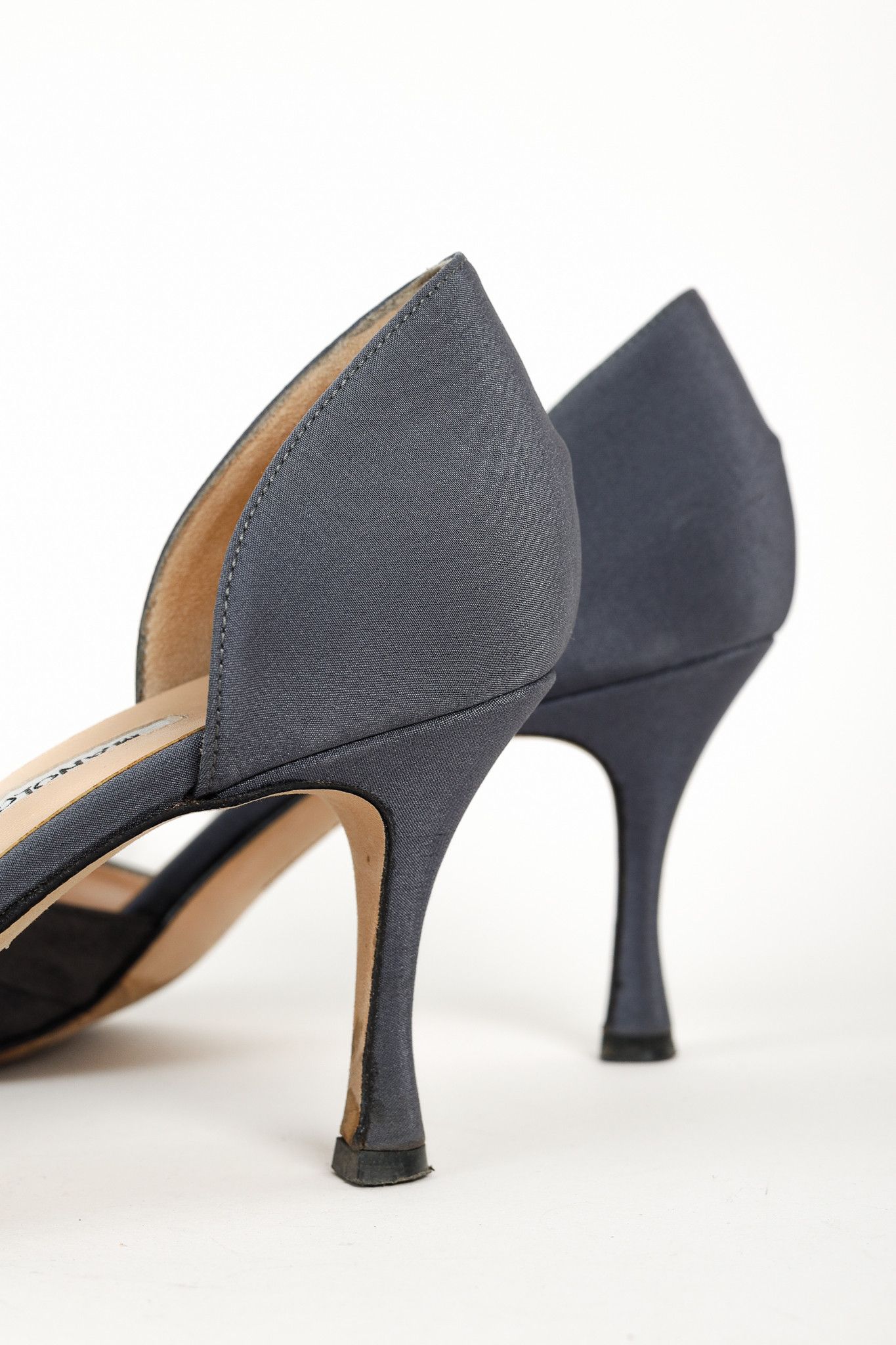 Manolo Blahnik Manolo Blahnik Sedara Satin Crystal-Embellished Pumps Size US 7.5 / IT 37.5 - 8 Thumbnail