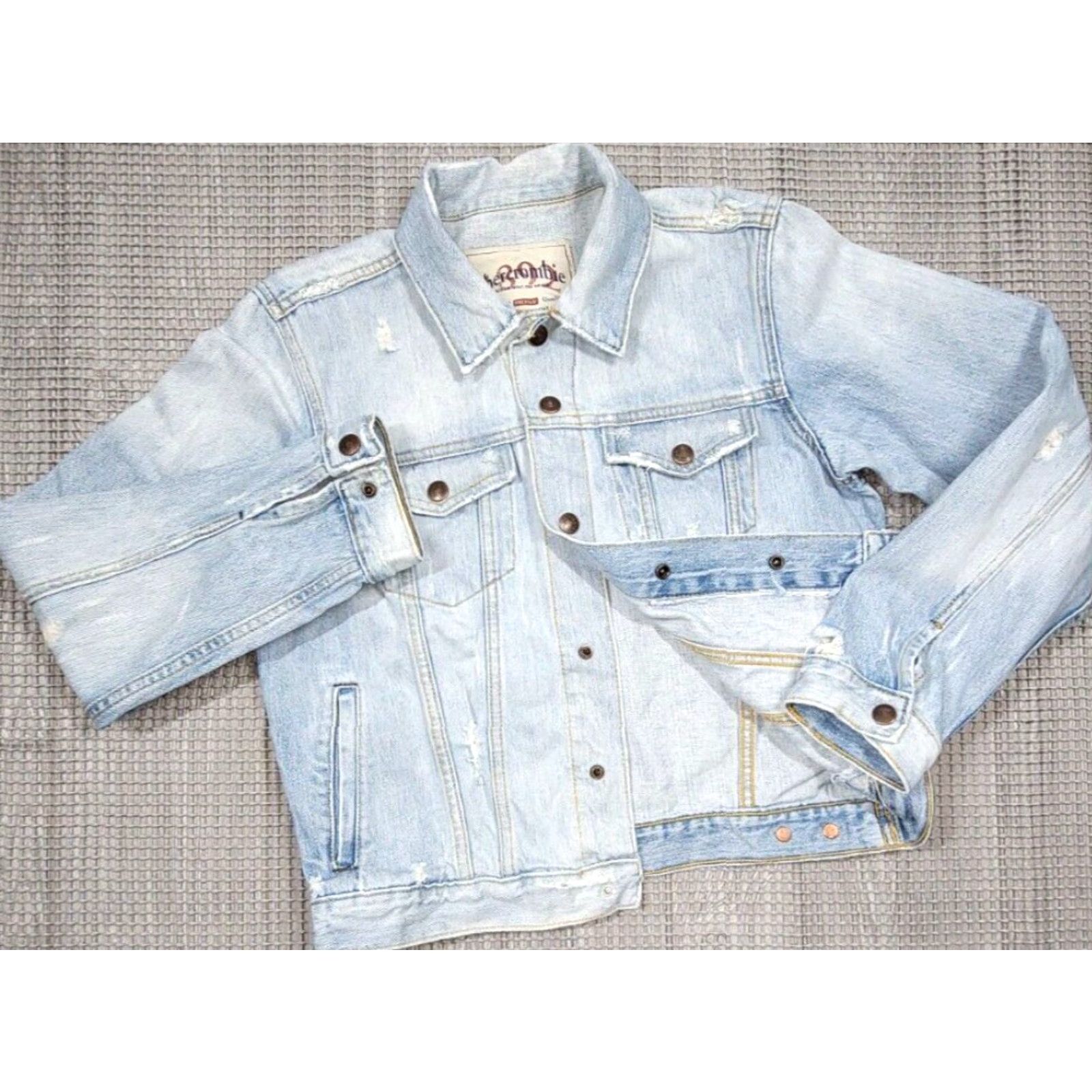 Abercrombie & Fitch VINTAGE Abercrombie & Fitch Distressed Blue Denim Trucker Jacket Women L Heavyweight jacket Blue 90s Grunge Embroidered Logo... Size L / US 10 / IT 46 - 2 Thumbnail