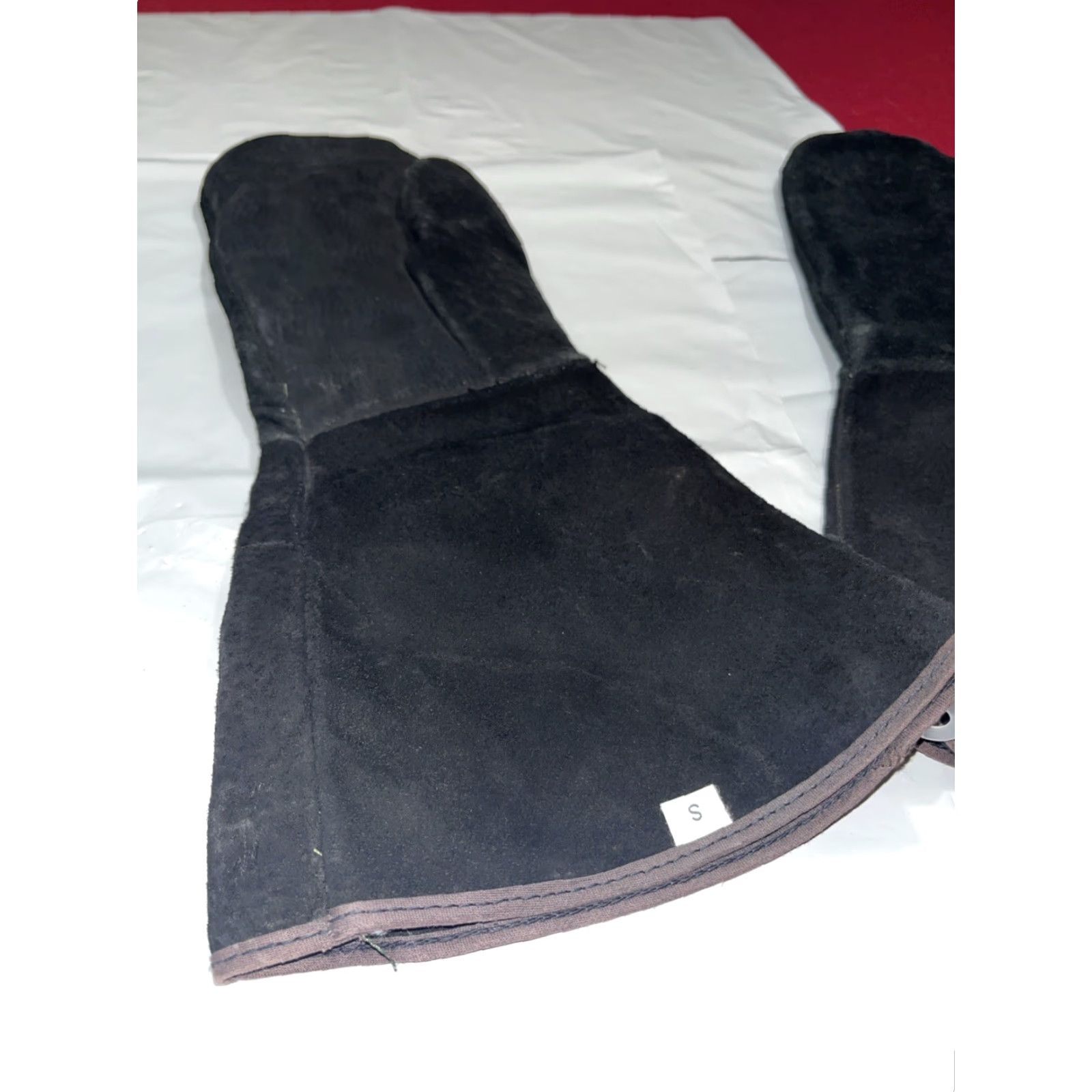 Vintage VINTAGE BLACK SUEDE LEATHER LONG MITTENS GAUNTLET COLD WEATHER lined New Men’s Small New Size ONE SIZE - 4 Thumbnail