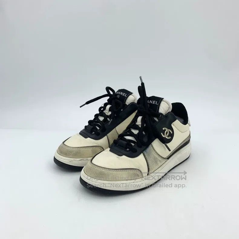 Chanel Chanel Colour-blocked logo logo lace-thed casual flat snea Size US 4.5 / IT 34.5 - 1 Thumbnail