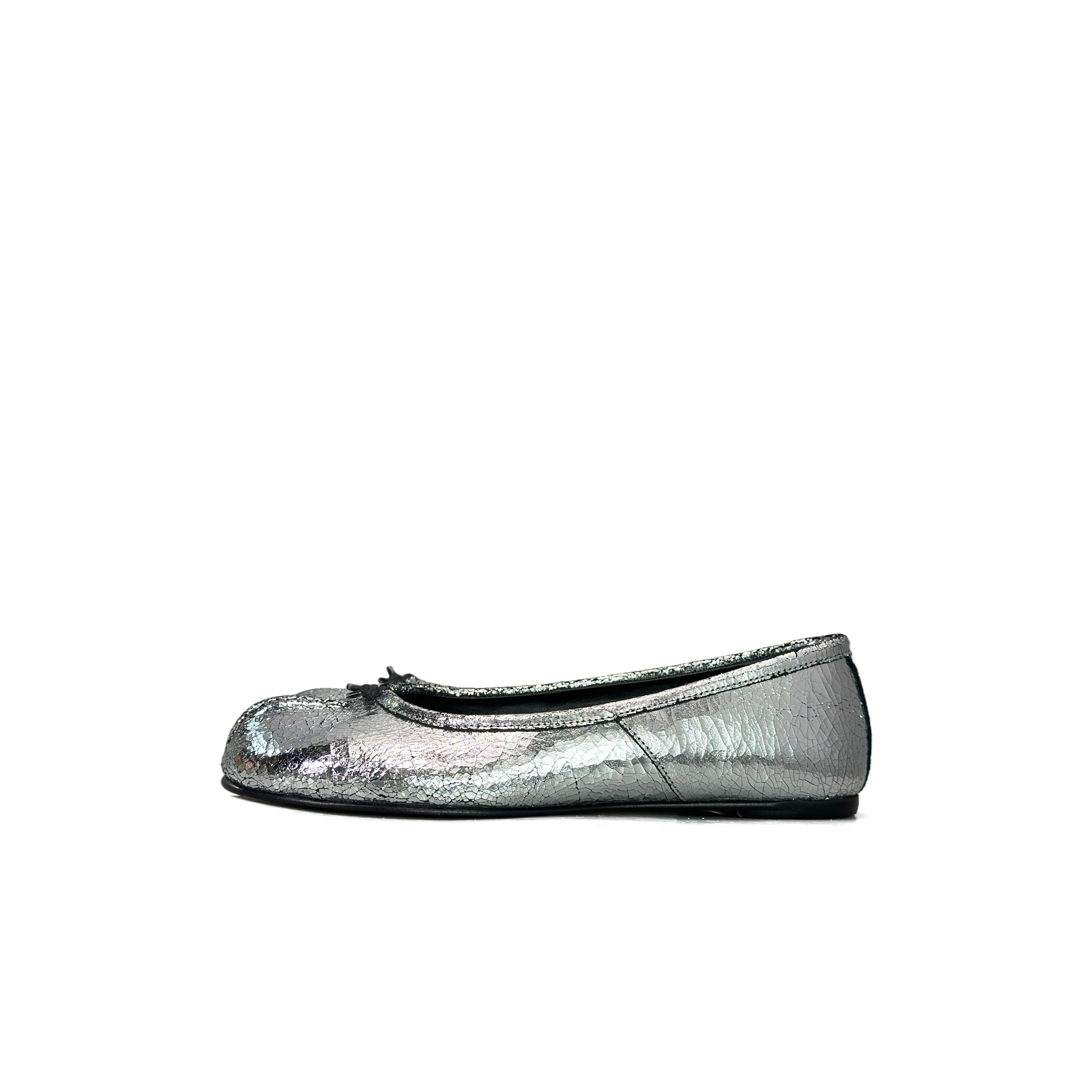 Maison Margiela Maison Margiela Silver Tabi Flats Size 35 Size US 5 / IT 35 - 1 Thumbnail