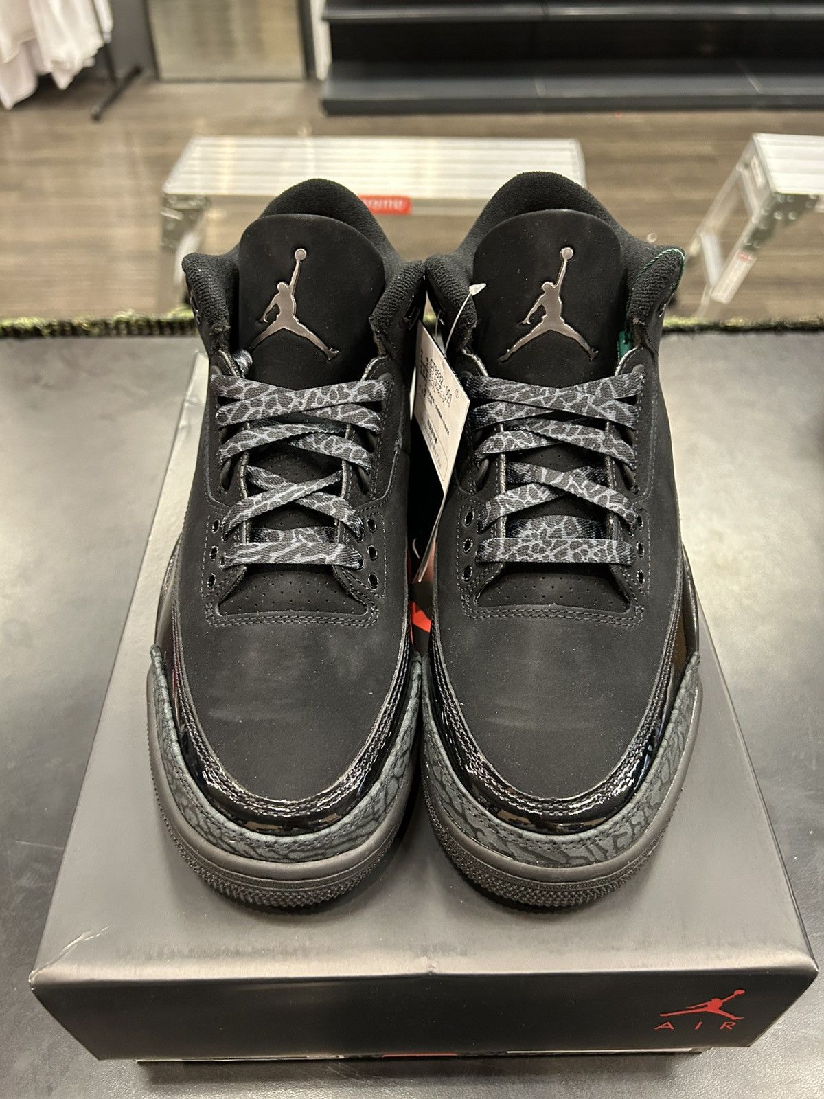 Jordan Brand Jordan 3 Retro Black Cat 2025 Size US 8.5 / EU 41-42 - 2 Thumbnail