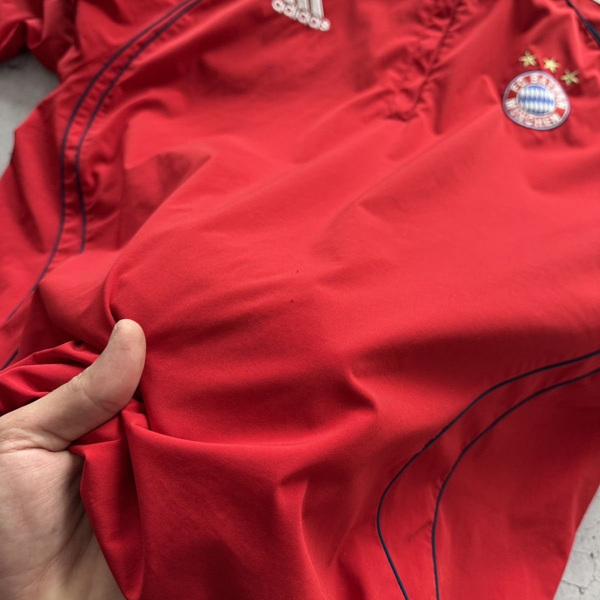 Adidas Vintage Adidas Fc Bayern Munchen Reversible Jacket Soccer Size US L / EU 52-54 / 3 - 17 Thumbnail