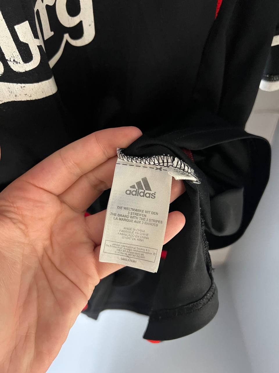Adidas VINTAGE ADIDAS FC LIVERPOOL ENGLAND SOCCER JERSEY RETRO Y2K Size US L / EU 52-54 / 3 - 10 Thumbnail