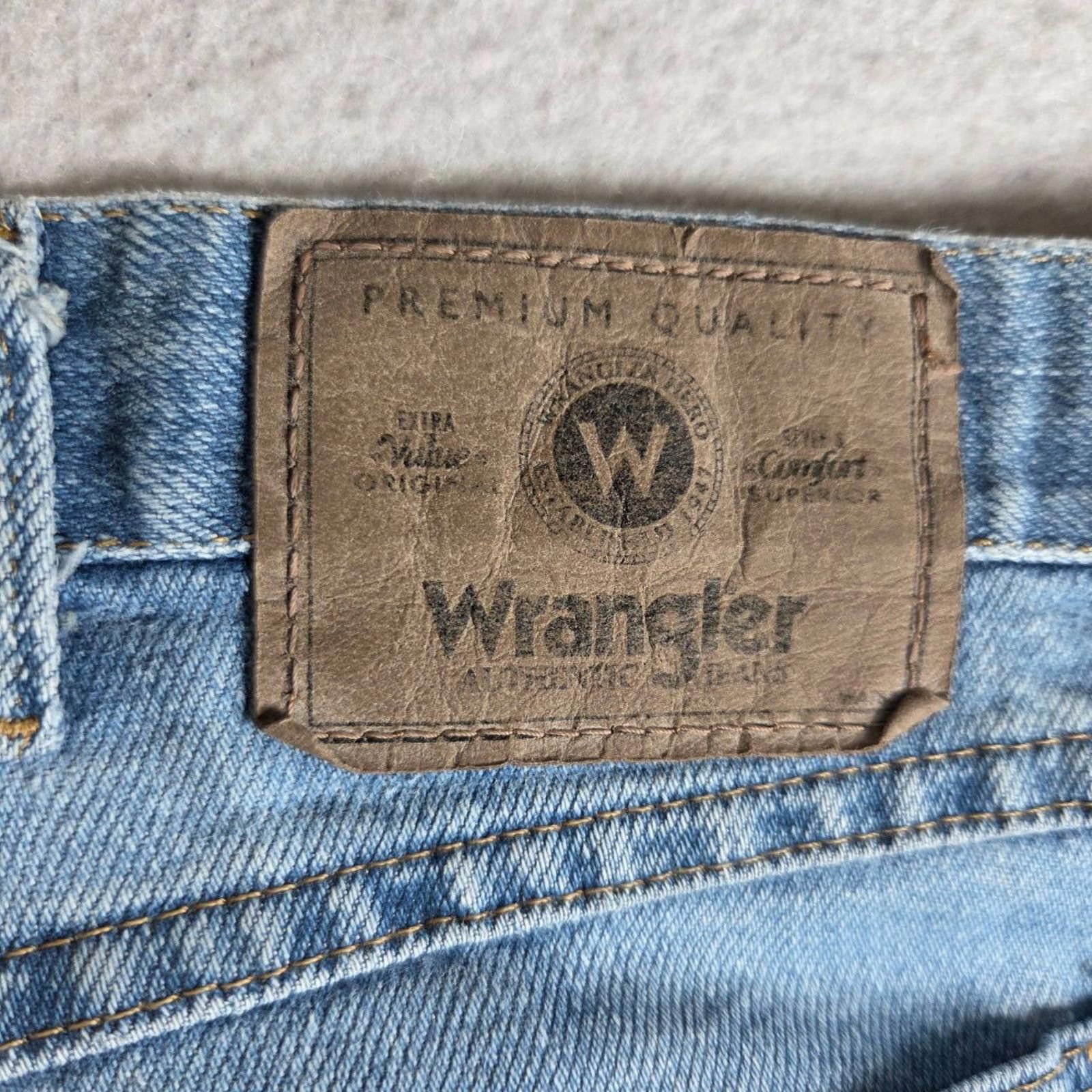 Wrangler Wrangler Mens Jeans 40x32 Light Blue Regular Fit Faded Wash Size US 40 / EU 56 - 8 Thumbnail