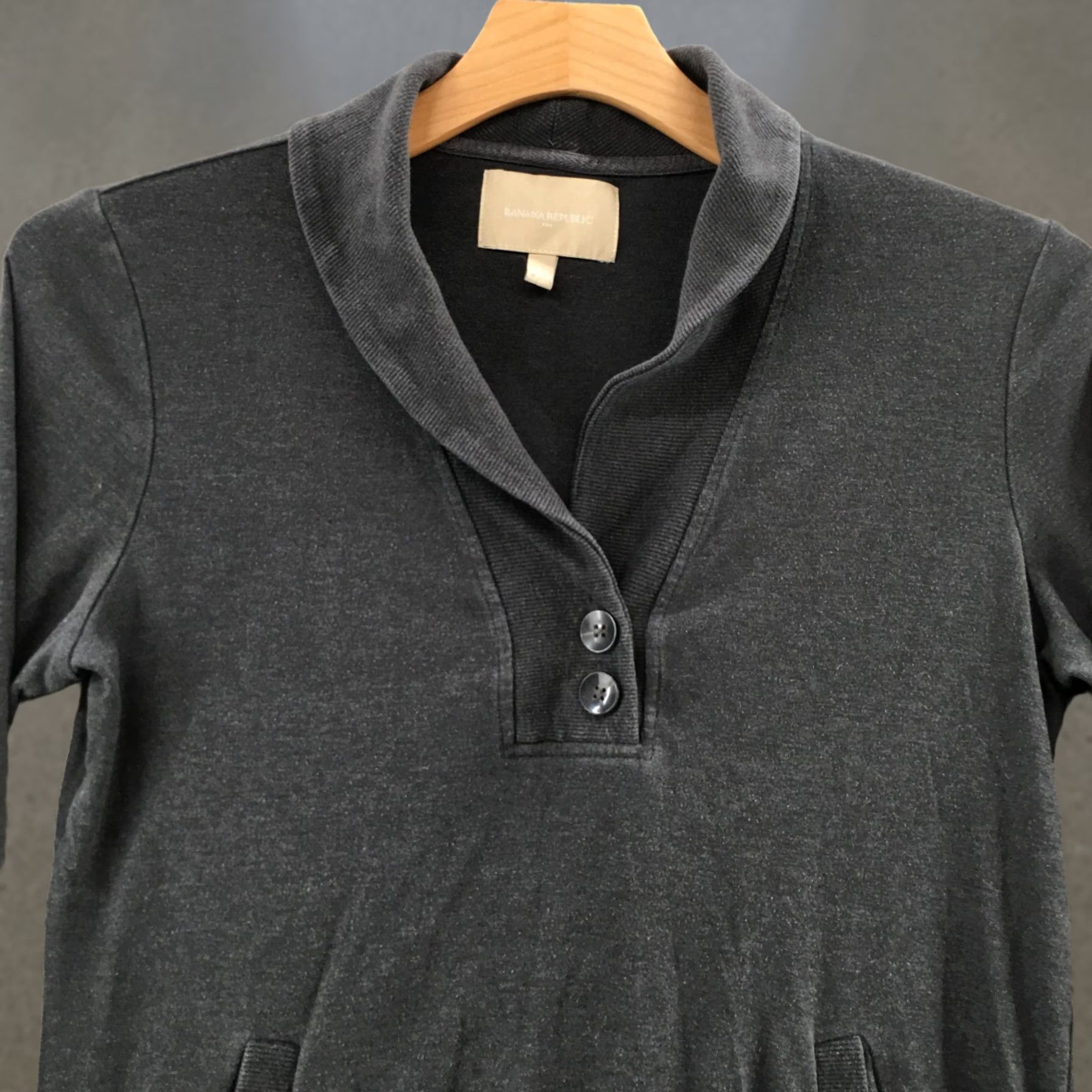 Banana Republic Banana Republic Henley Sweater Womens L Gray Cotton Blend Collared Long Sleeve Size L / US 10 / IT 46 - 1 Thumbnail