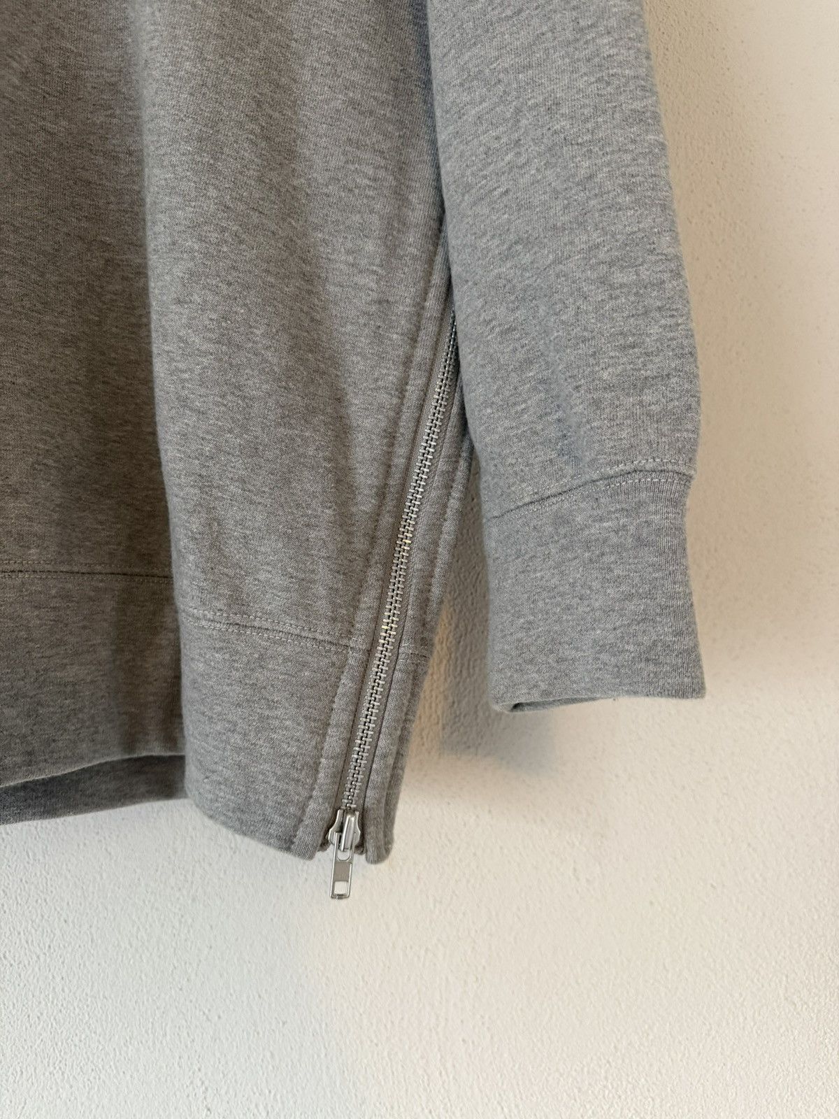 Comme des Garcons Grey Sweatshirt with Side Zipper Detail Size US M / EU 48-50 / 2 - 4 Thumbnail