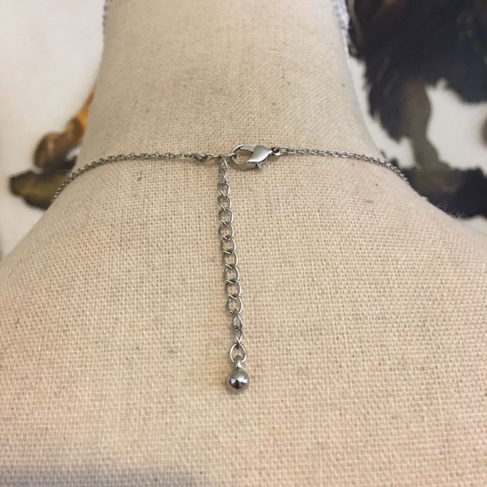 Jewelry Silver tone rhinestone dangle pendant on chain Size ONE SIZE - 5 Thumbnail