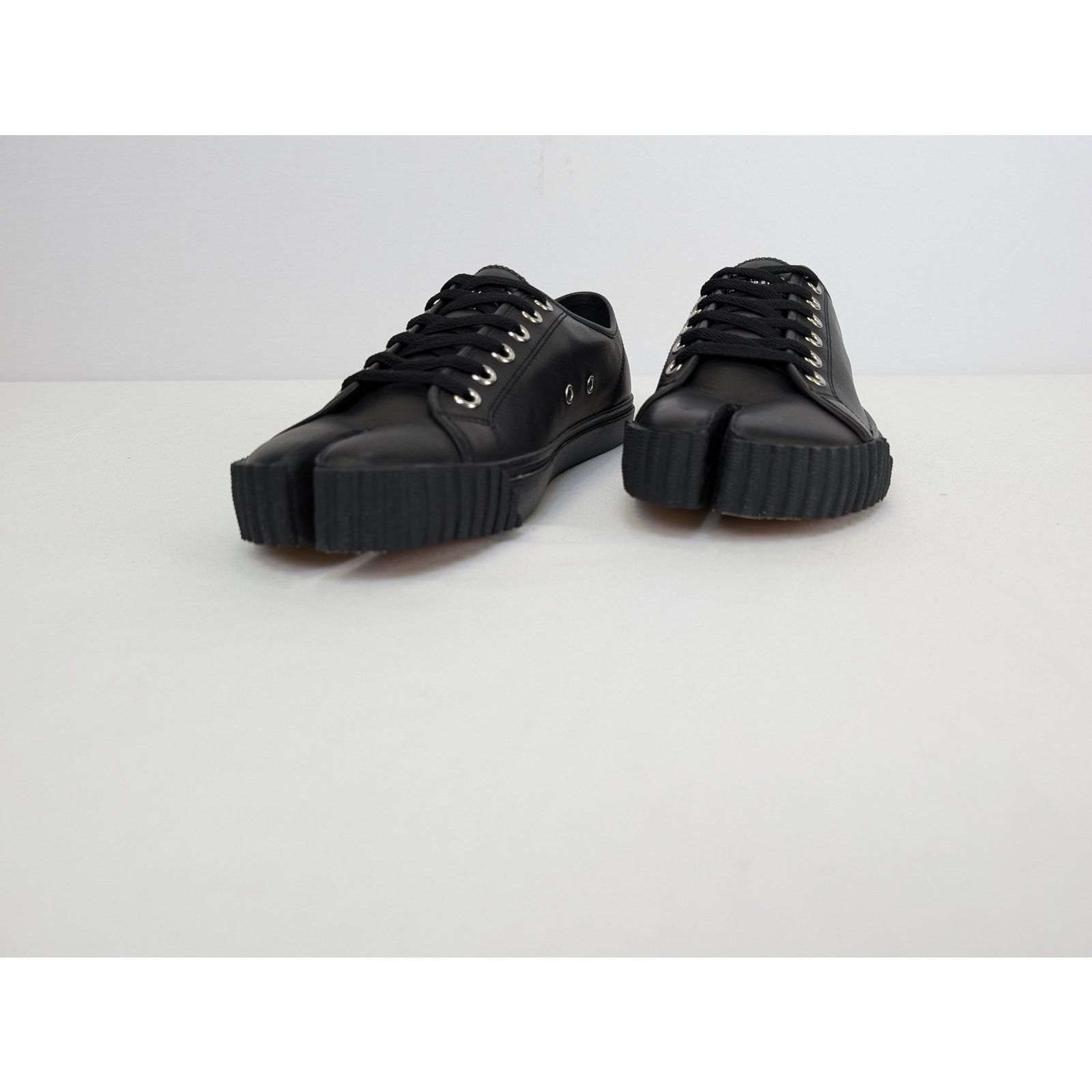 Maison Margiela o1rshd1 Q:2 / Tabi Low-top sneakers in Black/Beige Size US 12 / EU 45 - 7 Thumbnail