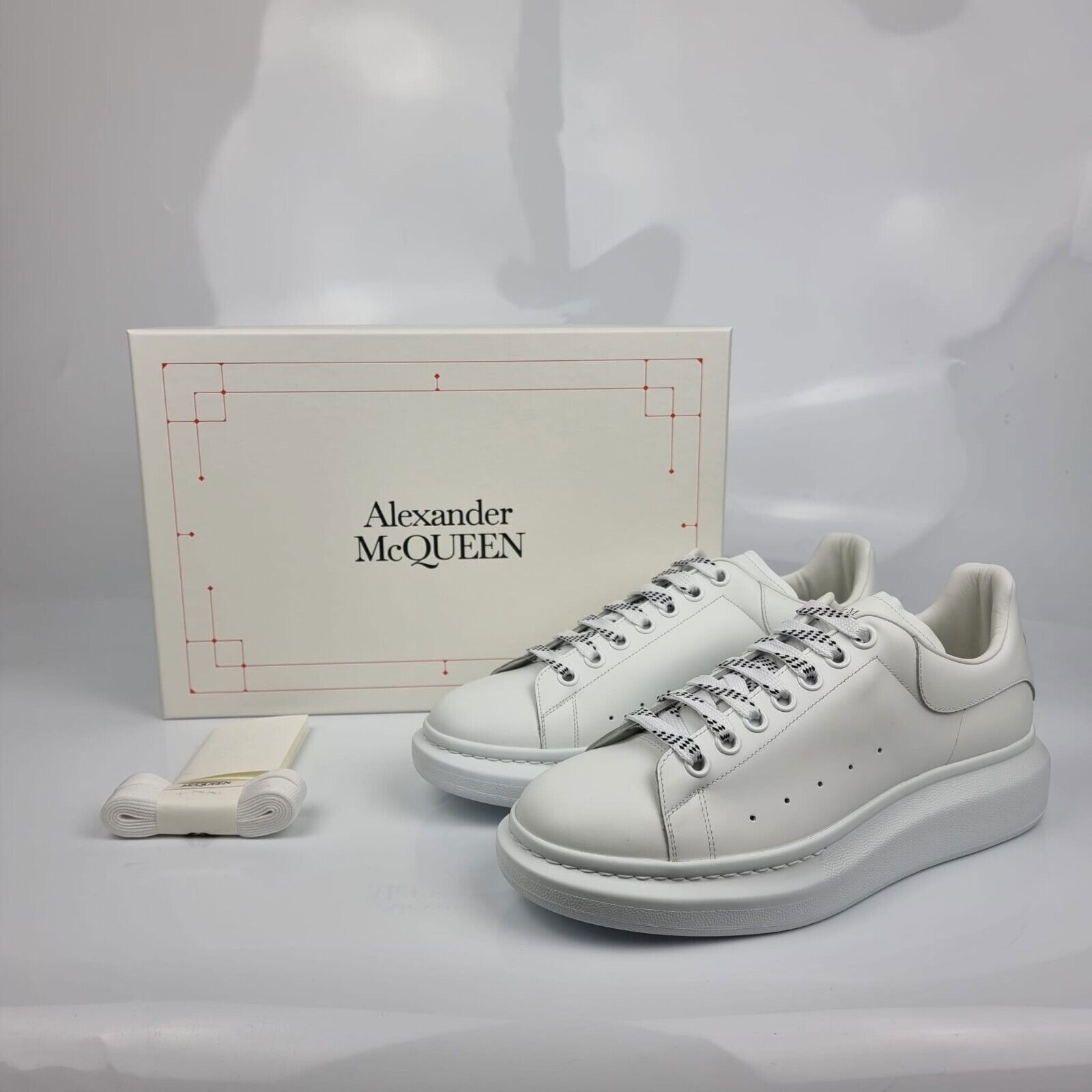 Alexander McQueen ALEXANDER MCQUEEN Larry Oversized Men's White Leather Sneake Size US 6.5 / EU 39-40 - 2 Thumbnail