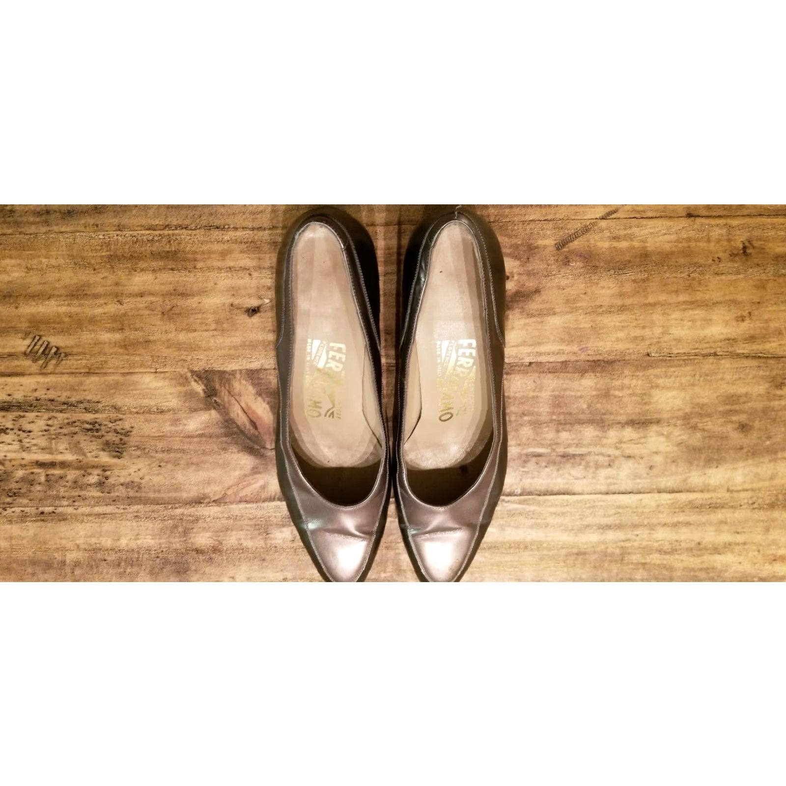 Salvatore Ferragamo VINTAGE SALVATORE FERRAGAMO Vara Gold Silver Two Tone CLASSIC PUMPS WOMEN US 7 AA Leather Heel Narrow Bow Style Pumps Size US 7 / IT 37 - 7 Thumbnail