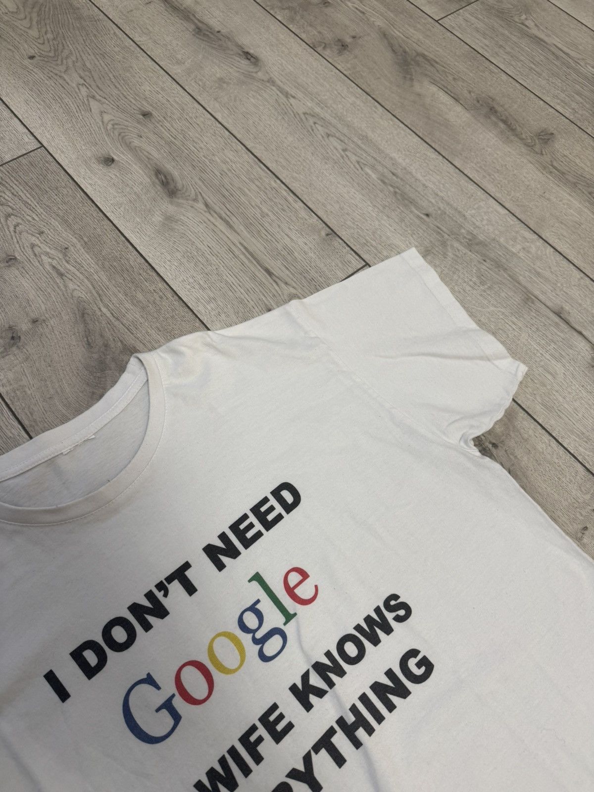 Vintage Vintage I Don’t Need Google My Wife Knows Everything T-Shirt Size US M / EU 48-50 / 2 - 4 Thumbnail