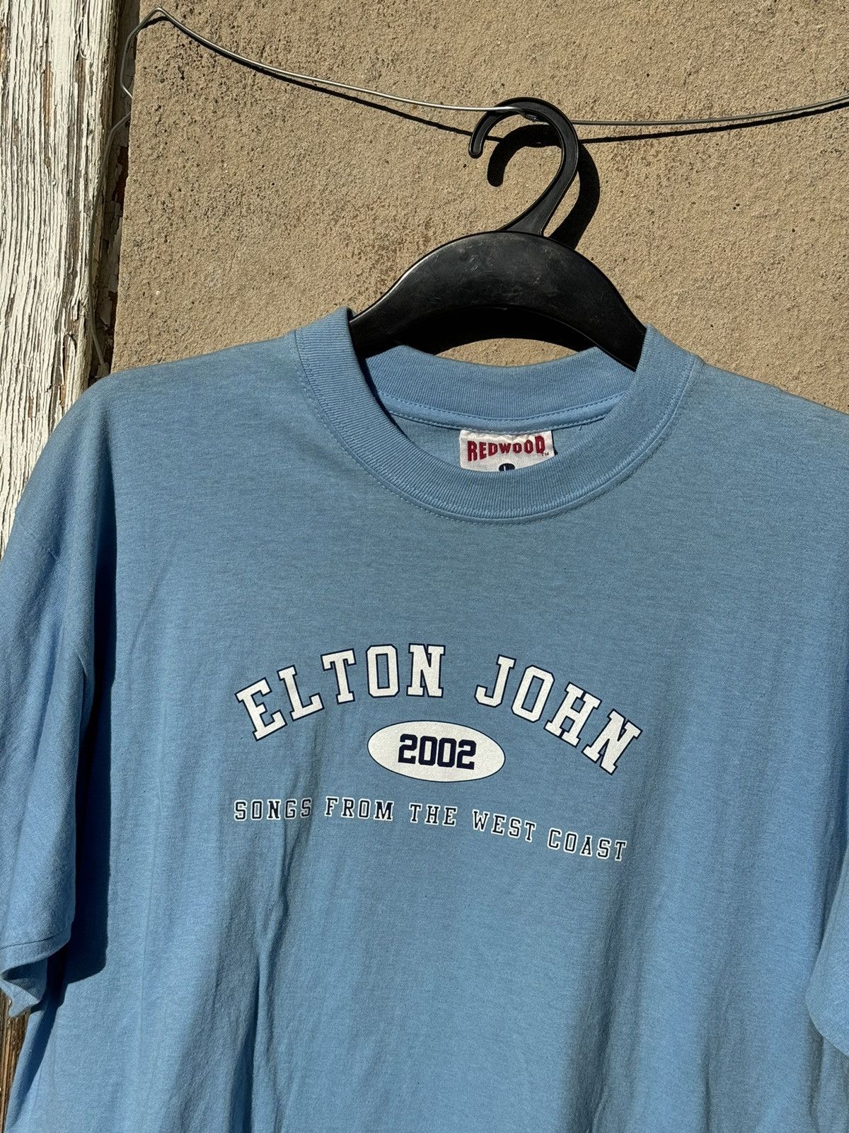 Band Tees 2002 Elton John Redwood Tshirt Vintage baby blue Size US L / EU 52-54 / 3 - 2 Thumbnail
