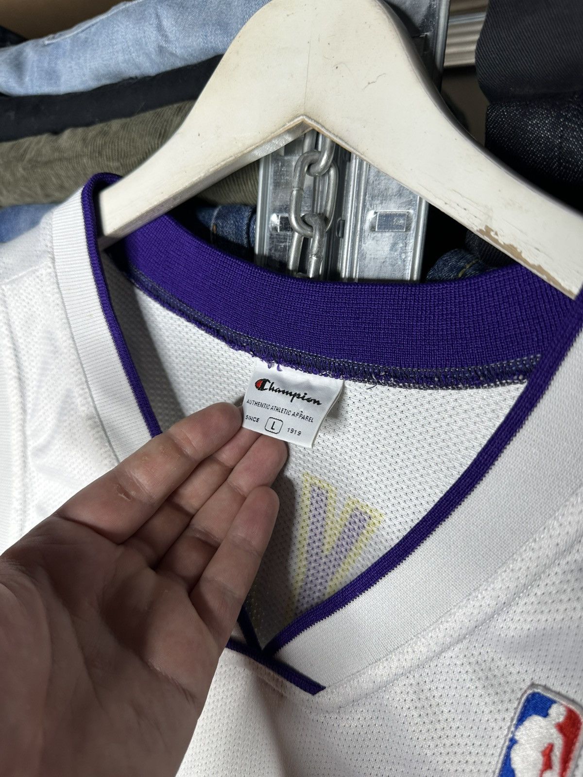 Champion NBA Los Angeles Lakers Champion shirt size L #24 Bryant Size US L / EU 52-54 / 3 - 5 Thumbnail