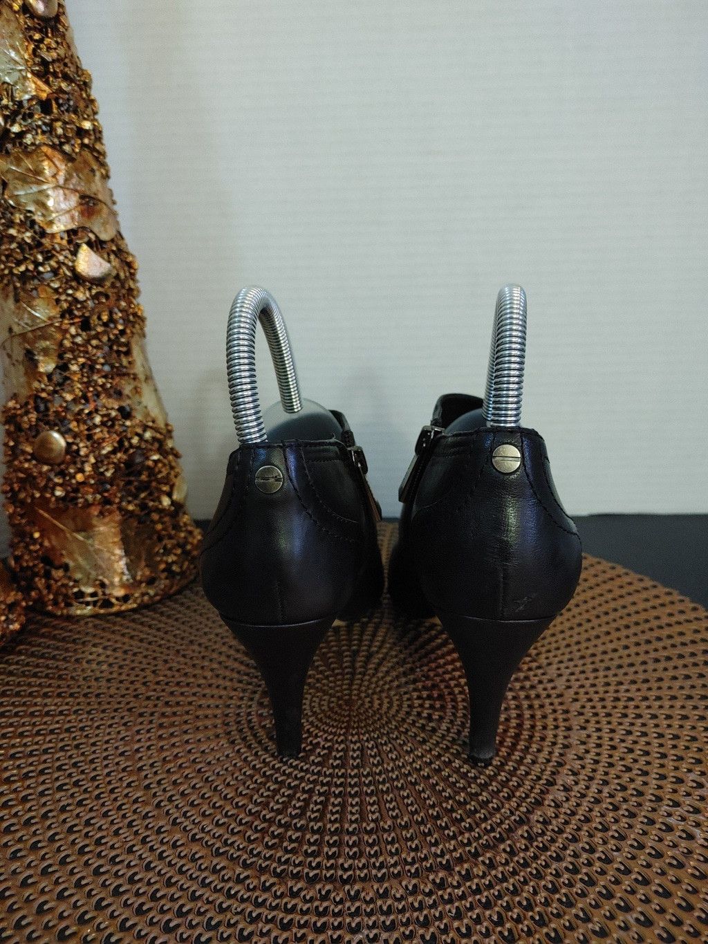 Vince Camuto Vince Camuto Vala Leather Booties Size 6.5 Size US 6.5 / IT 36.5 - 4 Thumbnail