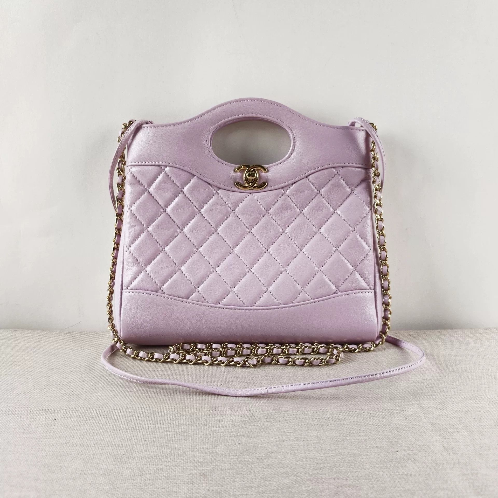 Chanel Pre-loved Bag Very good condition Size ONE SIZE - 1 Thumbnail