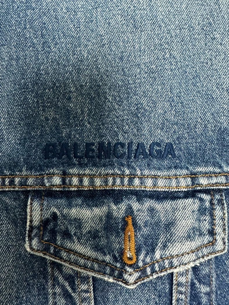 Balenciaga Balenciaga size 34 Cut and destroy embroidered logo denim j Size US M / EU 48-50 / 2 - 5 Thumbnail