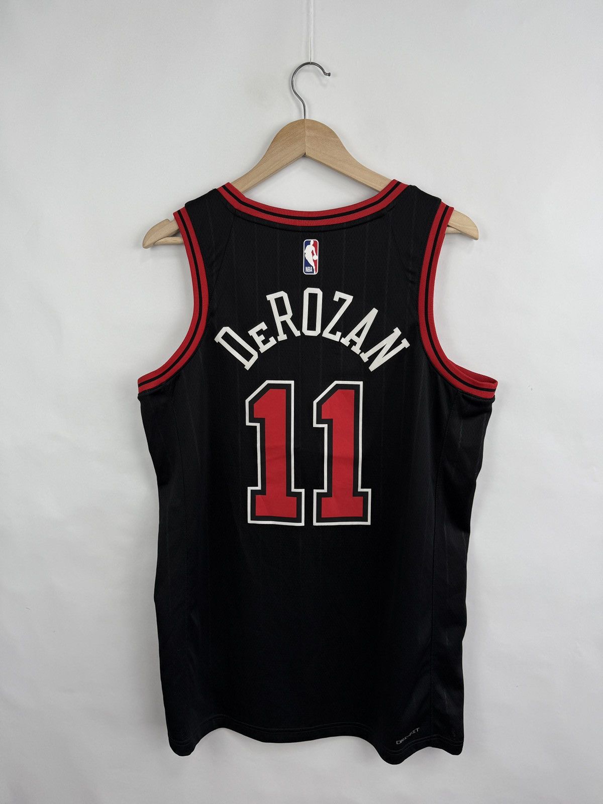 Jordan Brand 🇺🇸 Chicago Bulls Demar Derozan Jordan NBA Basketball Jersey Size US M / EU 48-50 / 2 - 10 Thumbnail