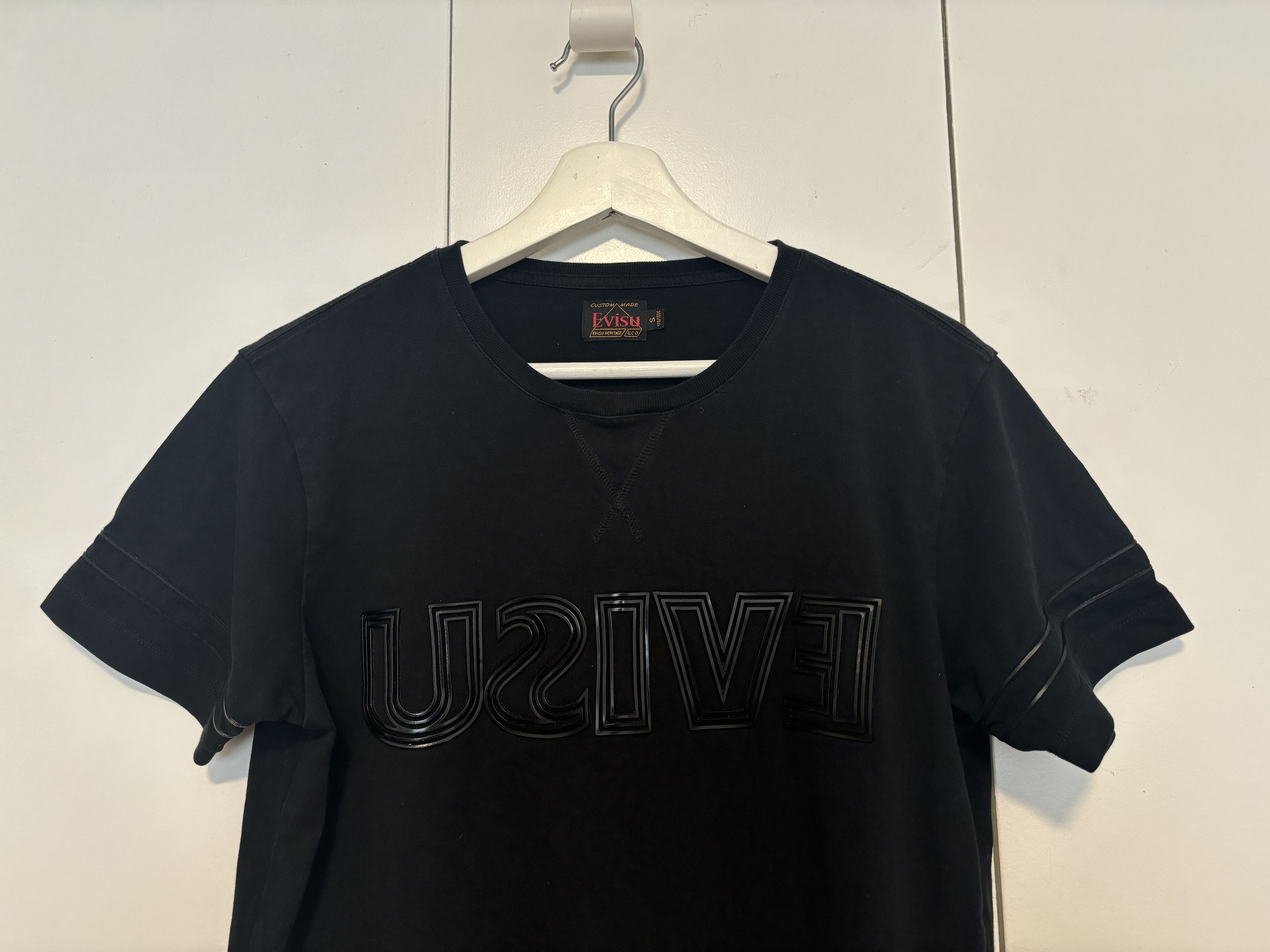 Evisu Rare! Black Reverse Logo T-shirt/ tee Size US S / EU 44-46 / 1 - 1 Thumbnail