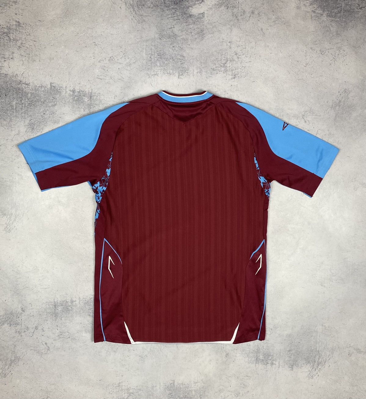Umbro Umbro WEST HAM UNITED 2007 2008 HOME FOOTBALL SOCCER JERSEY Size US M / EU 48-50 / 2 - 10 Thumbnail