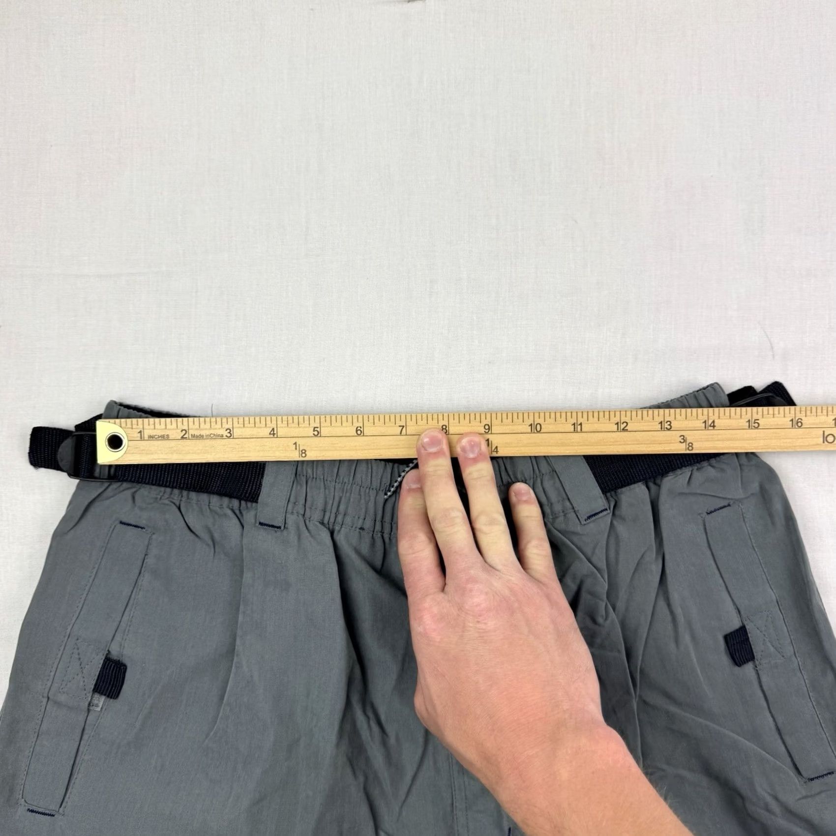 Vintage VINTAGE Maners Club Cargo Shorts Men XL Gray Polyester Drawstring 9in Inseam Casual Y2K 90s Outdoor Hunting Fishing NWT Size US 36 / EU 52 - 7 Thumbnail