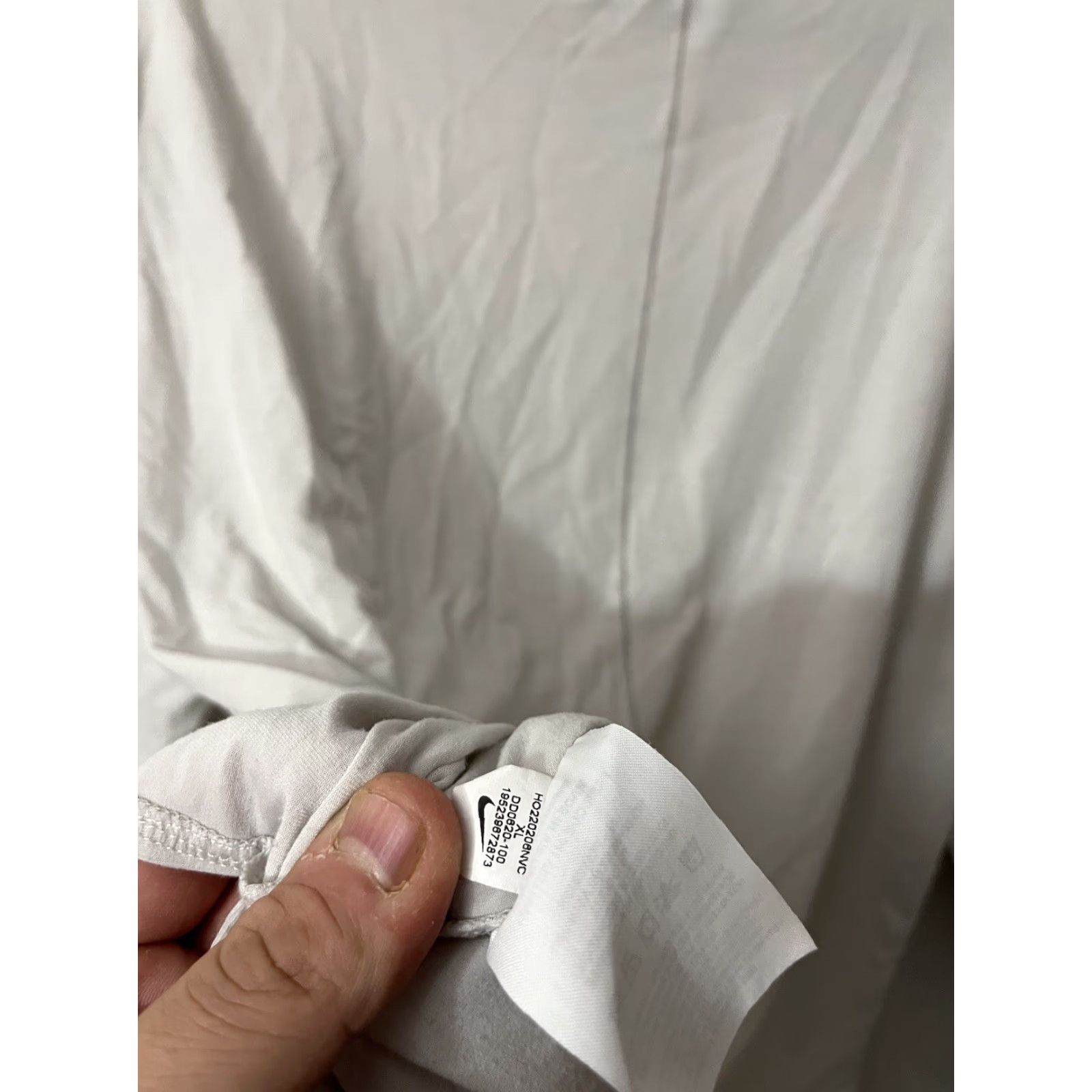 Nike Nike One Luxe Dri-FIT long sleeve standard fit top Women XL White Nike DD0620 NXS? Size XL / US 12-14 / IT 48-50 - 4 Thumbnail