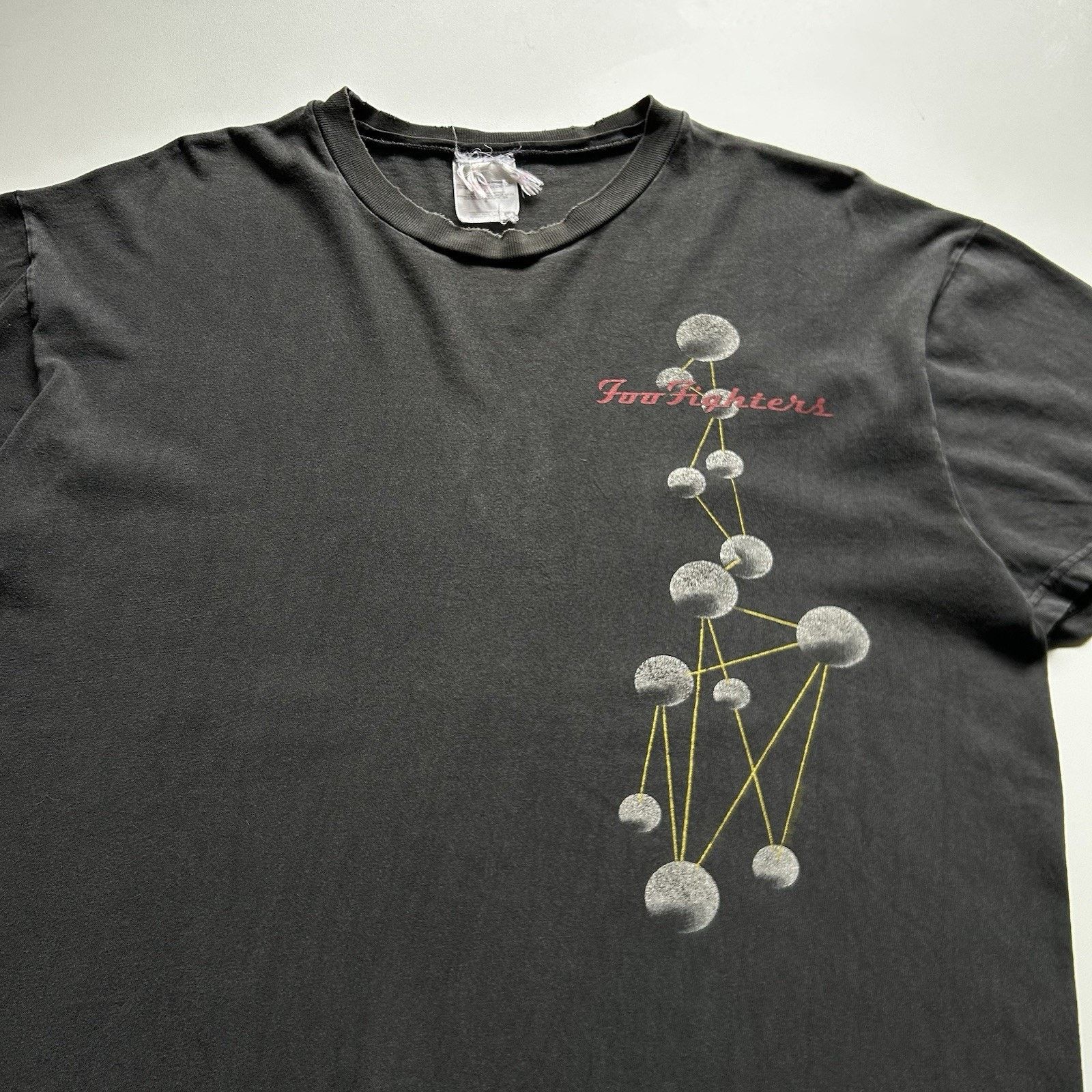 Band Tees × Vintage Vintage Foo Fighters Tour '98 T-Shirt Large Faded Black Rare Size US L / EU 52-54 / 3 - 2 Thumbnail