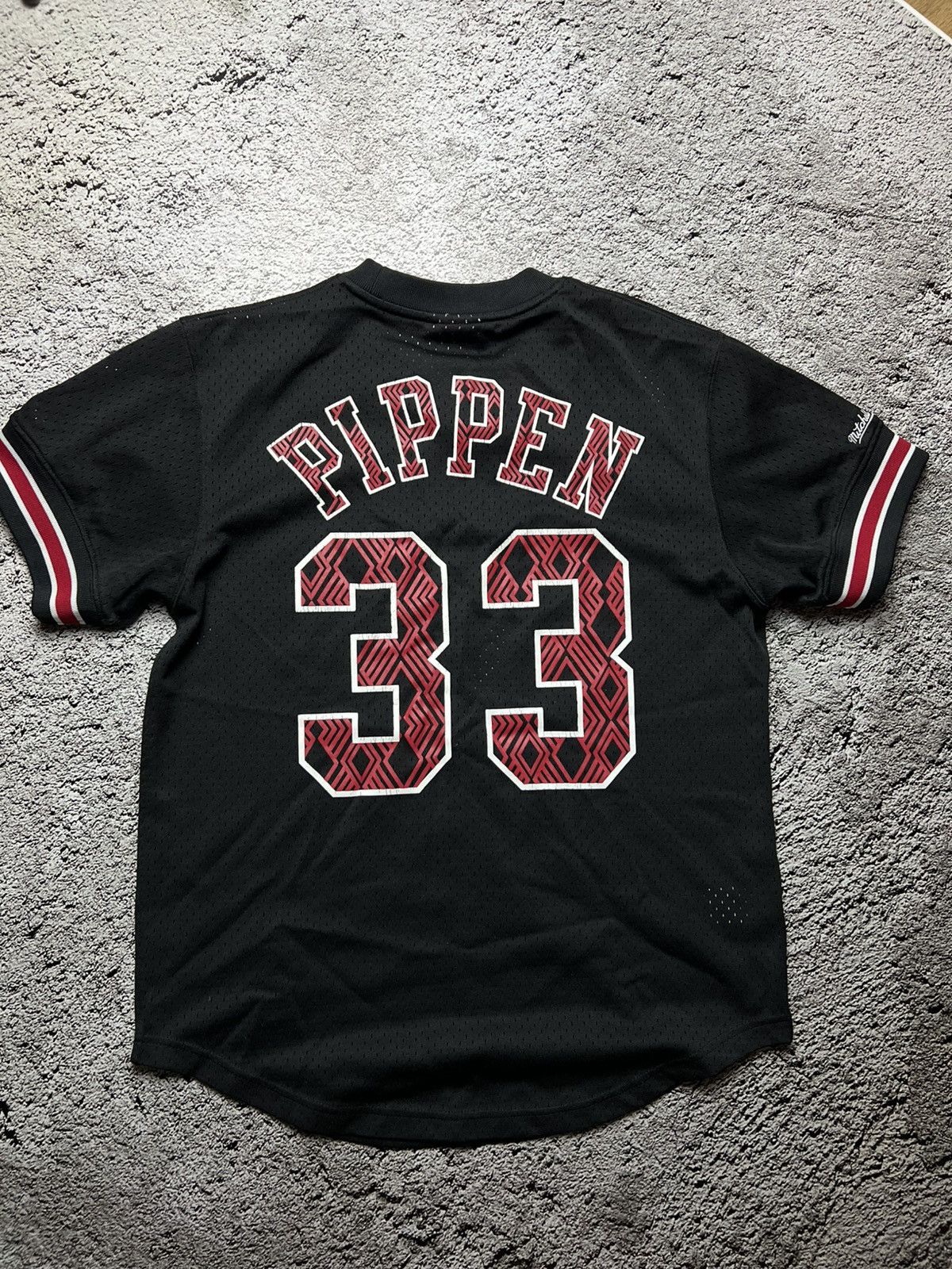 Mitchell & Ness Chicago Bulls NBA Scottie Pippen mitchell & ness jersey Size US M / EU 48-50 / 2 - 8 Thumbnail