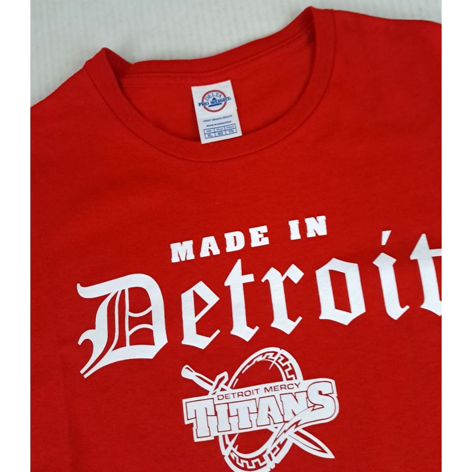 Delta VINTAGE Detroit Mercy University Titans X-Large T-Shirt Red Delta Shirt XL Unisex Adults College Mens Womens Size US XL / EU 56 / 4 - 2 Thumbnail