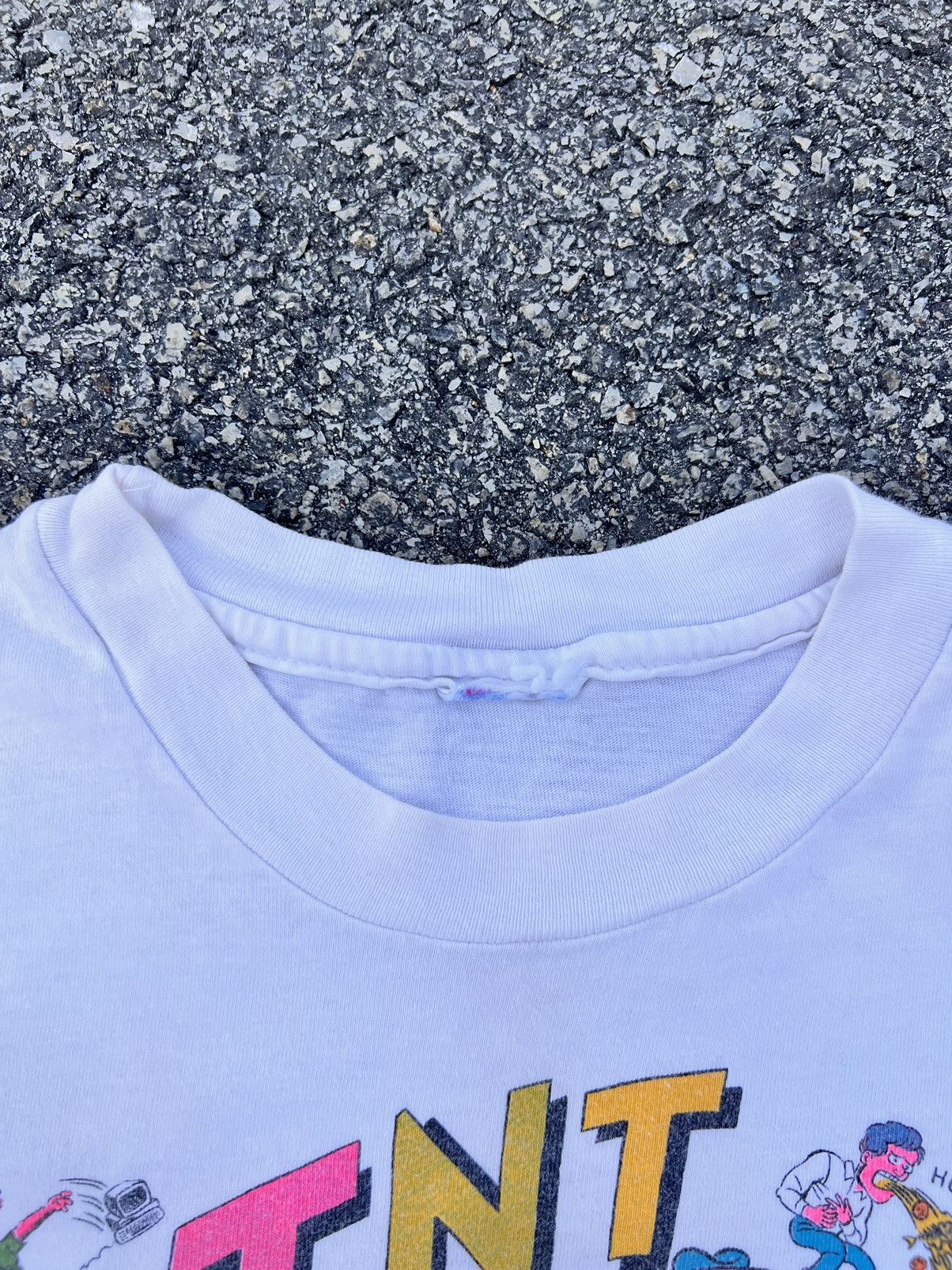 Vintage VTG TNT CITY SCENE GRAPHIC TEE ( STEVE LAFLER) Size US L / EU 52-54 / 3 - 4 Thumbnail