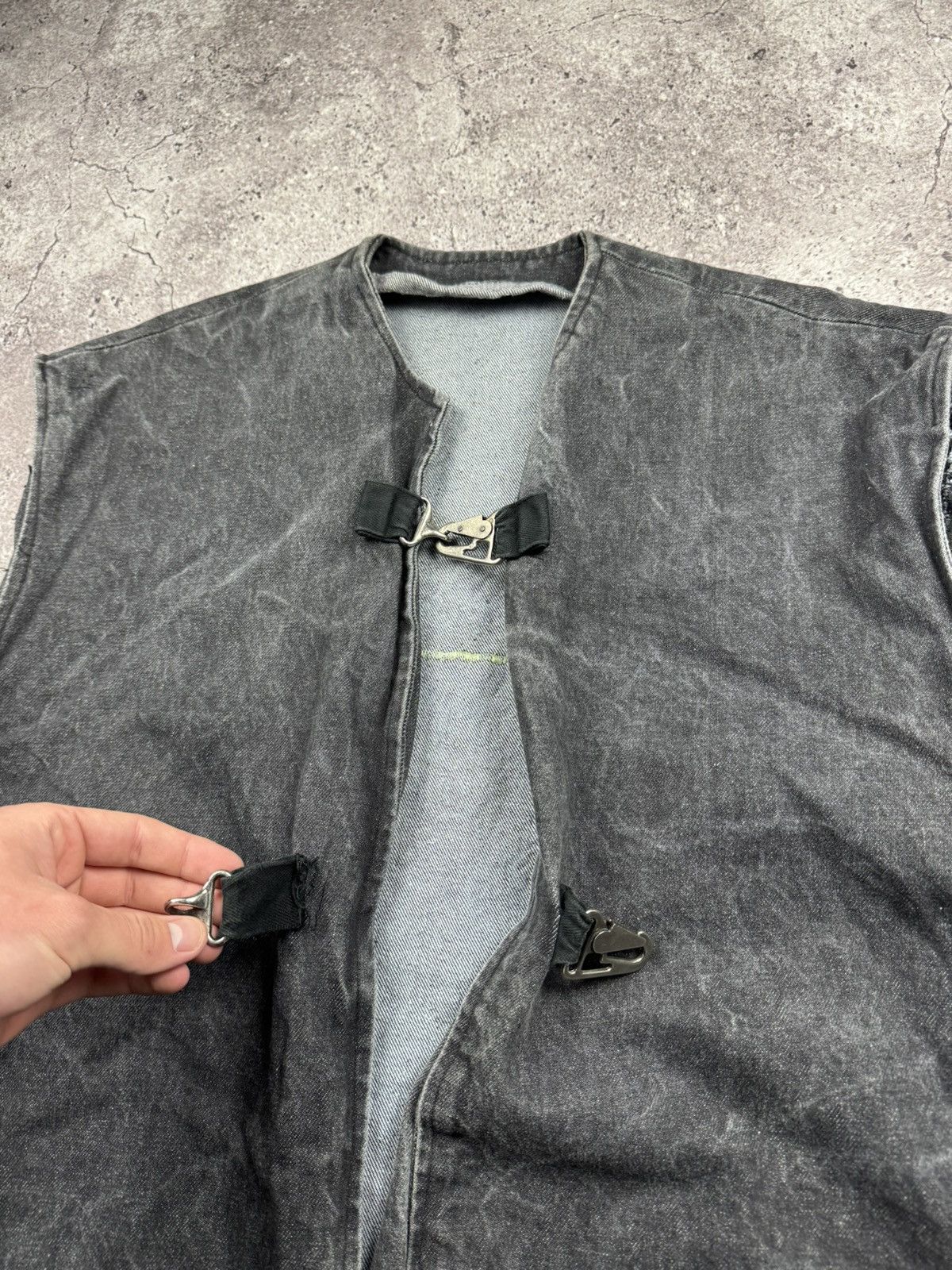 Japanese Brand Avant Garde Rick Owen’s Style Washed Carabiner Denim Vest Size US XL / EU 56 / 4 - 3 Thumbnail