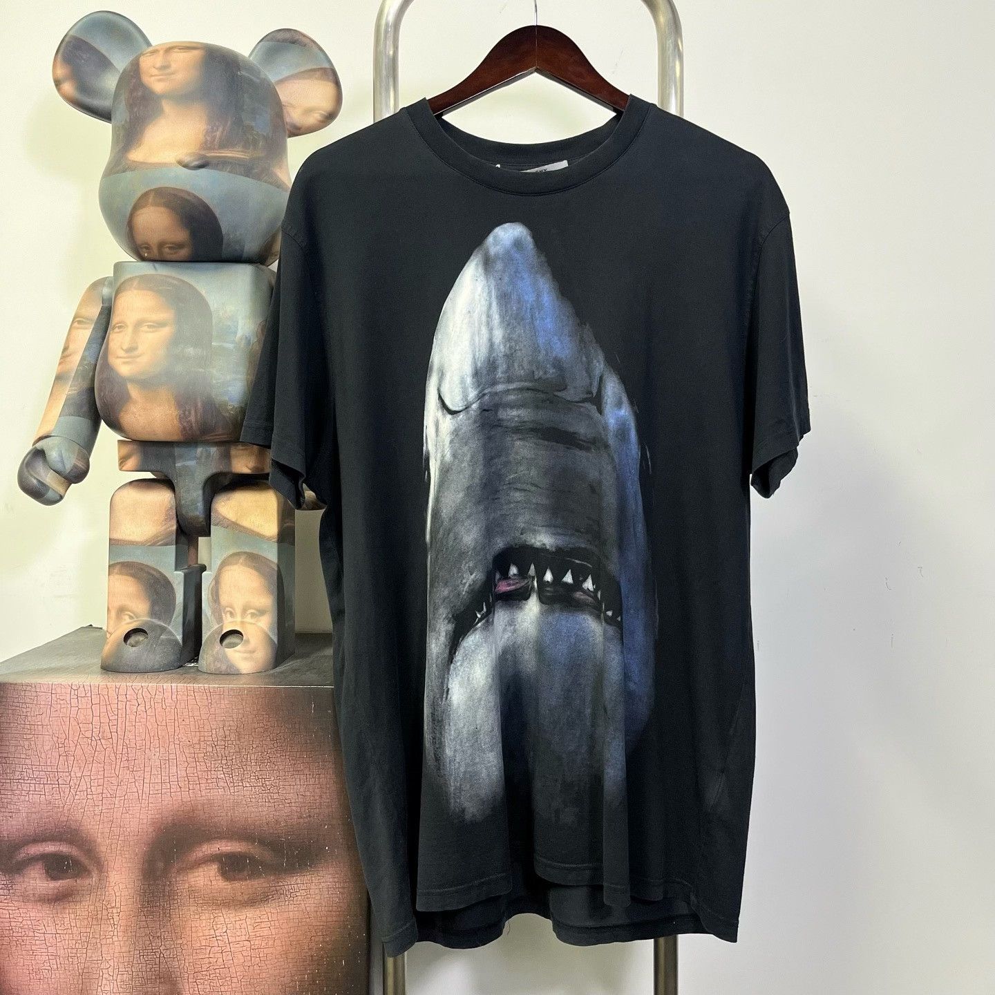 Givenchy Givenchy Shark T-Shirt s Men Size US S / EU 44-46 / 1 - 1 Thumbnail
