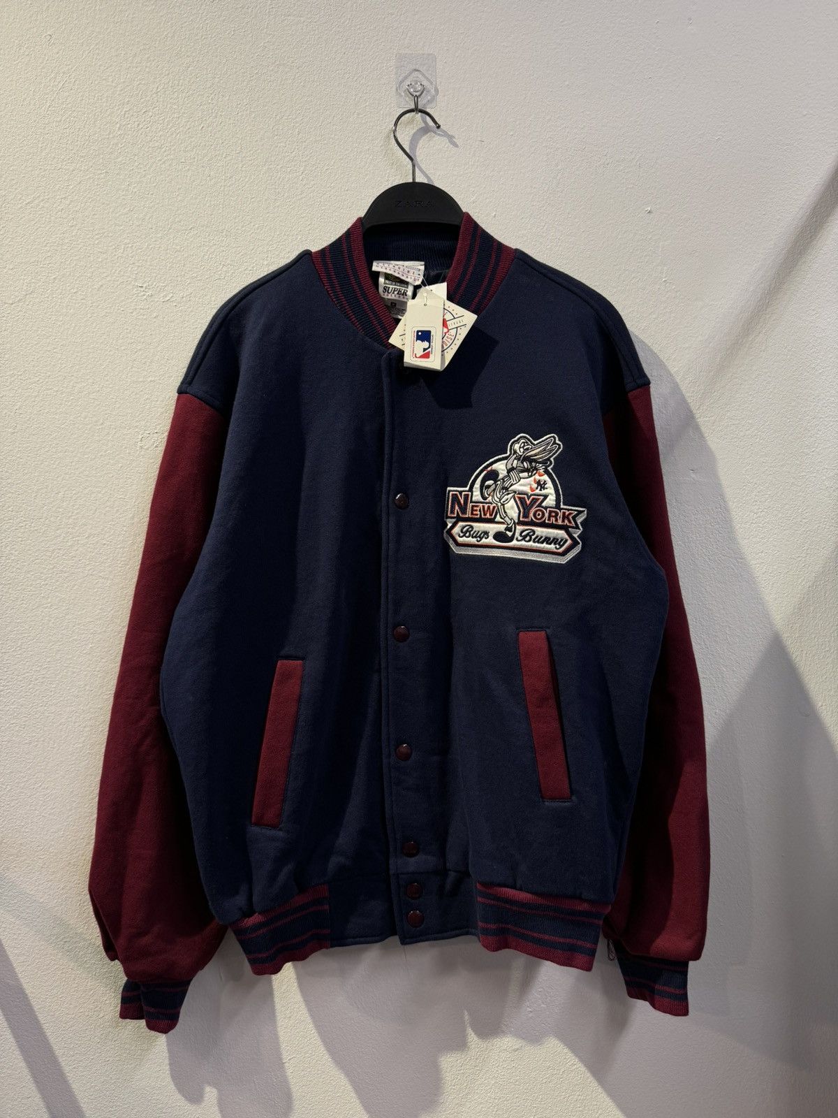 Cartoon Network Vintage Bugs Bunby MLB New York Varsity Size US M / EU 48-50 / 2 - 2 Thumbnail