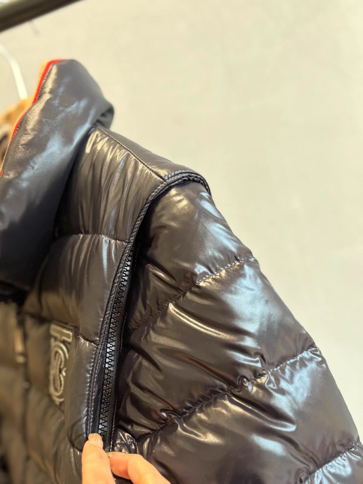 Burberry Burberry Black Puffer Detachable Sleeves Vest M Deadstock Size US M / EU 48-50 / 2 - 6 Thumbnail