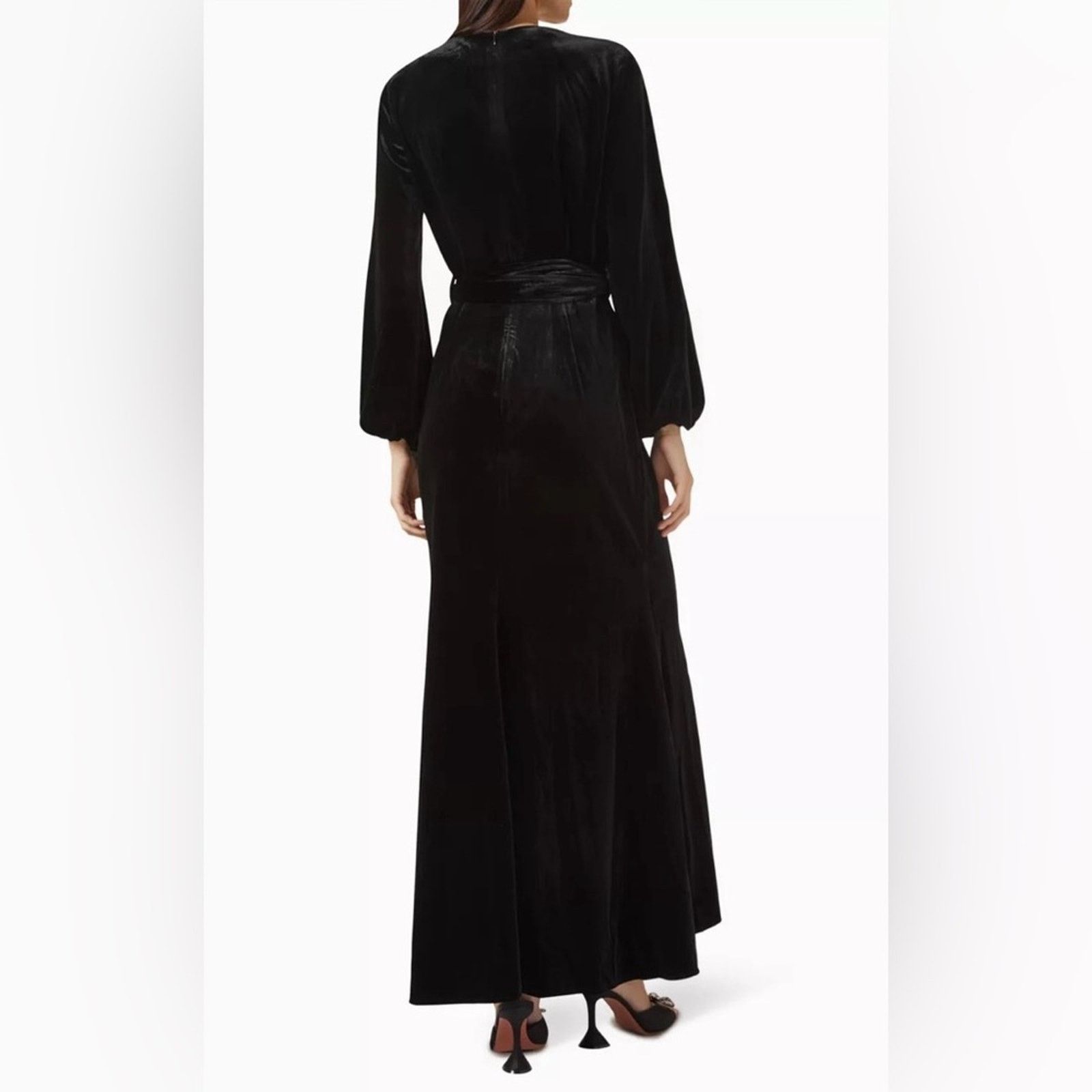 ELLIATT NWT Elliatt Velvet MaxiDress size S (belt w small call out) Size S / US 4 / IT 40 - 4 Thumbnail