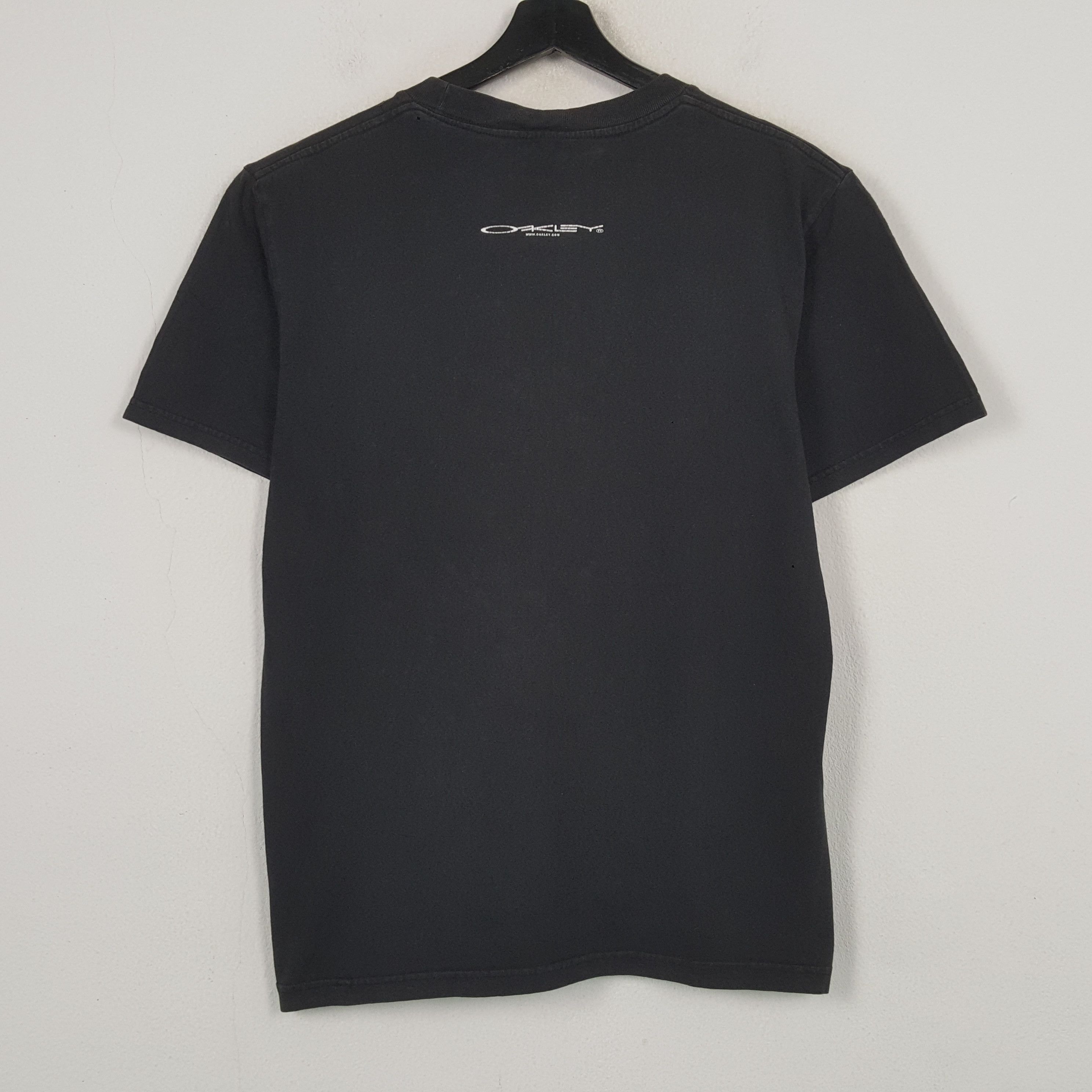 Oakley Oakley Center Spellout Logo Design Tshirt RR19 Size US L / EU 52-54 / 3 - 3 Thumbnail