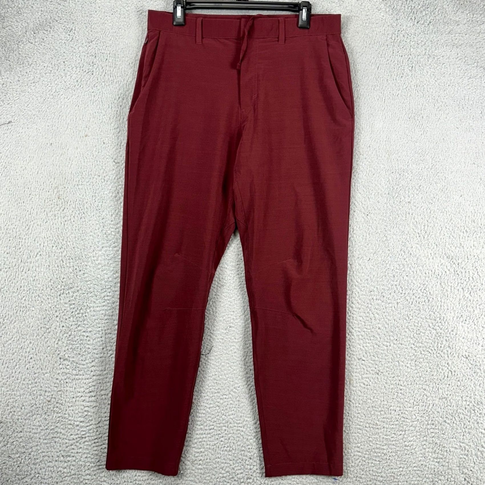 Fabletics Fabletics Mens Chino Pants Regular Slim Flat Front Maroon 34 Inseam 28 Size US 31 - 2 Thumbnail