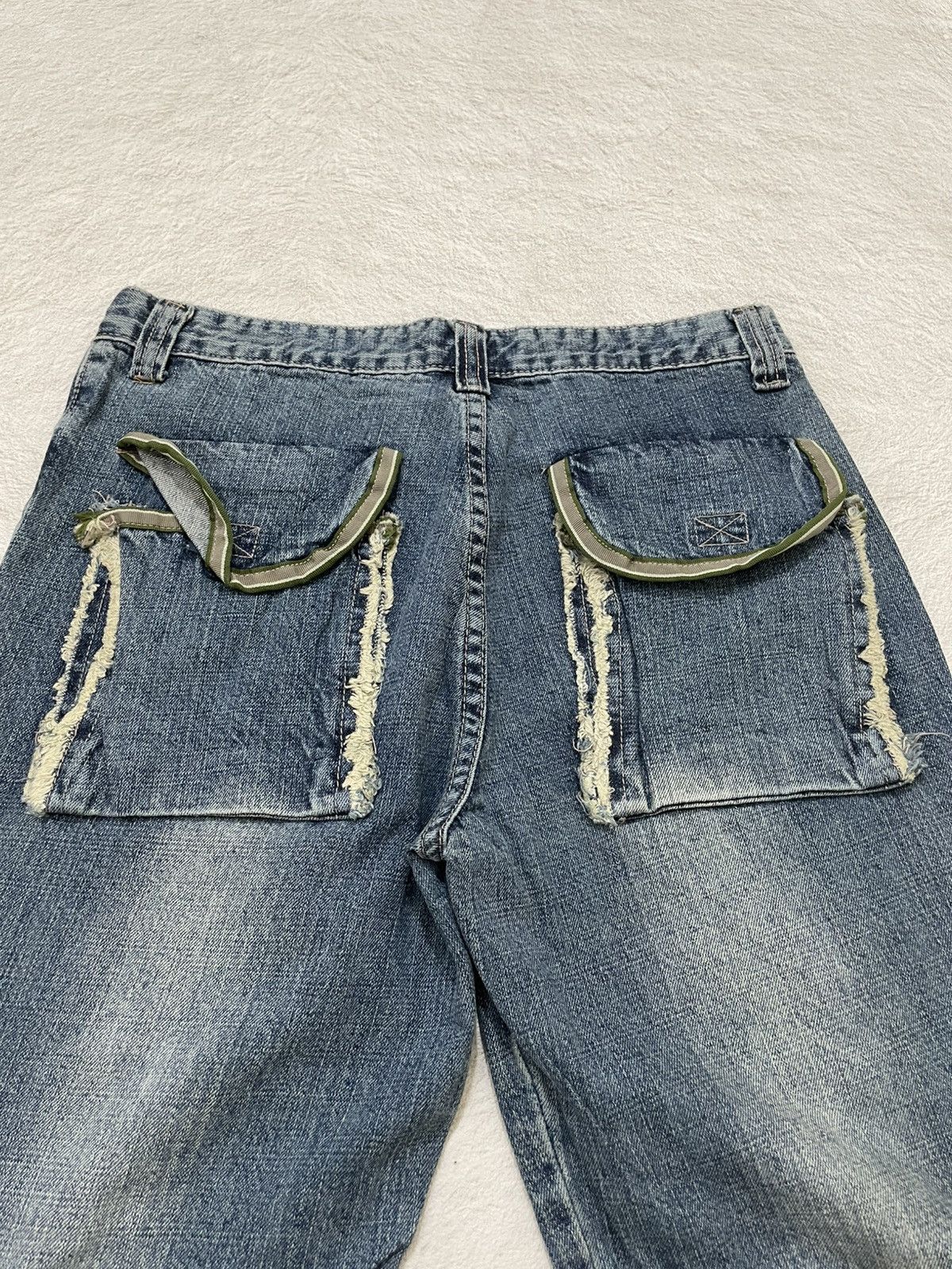Japanese Brand 00s Japanese Cargo Pants Distressed Utility Pockets Raw Hem Size US 29 - 9 Thumbnail
