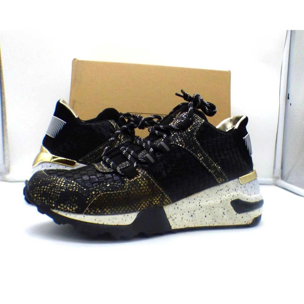 Vlado Vlado Cleo Women’s Sneakers, Black/Gold, Sz. 7 Size US 7 / IT 37 - 3 Thumbnail