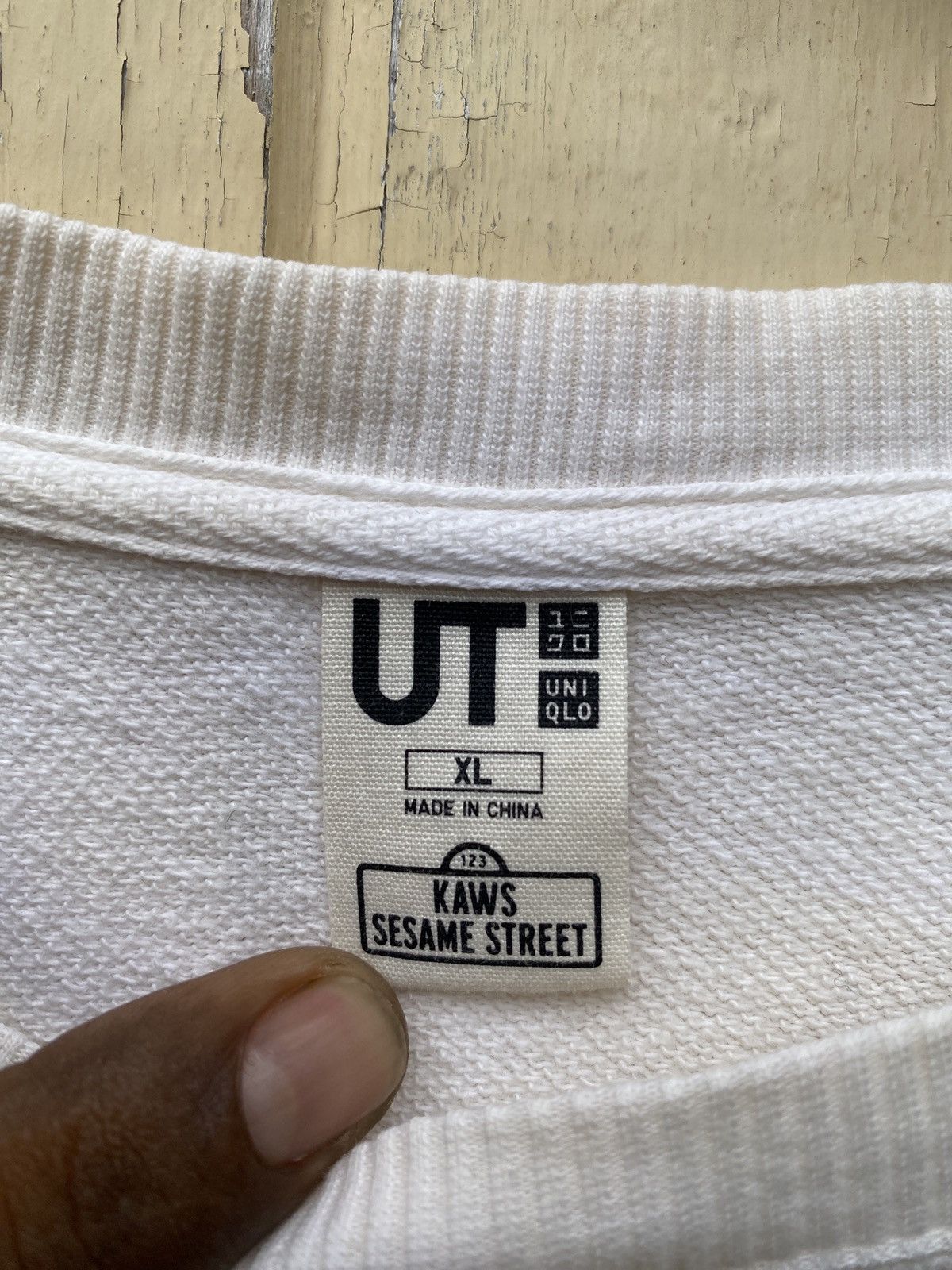 Kaws × Uniqlo Vintage uniqlo x kaw sesame street crewneck sweatshirt Size US XL / EU 56 / 4 - 6 Thumbnail