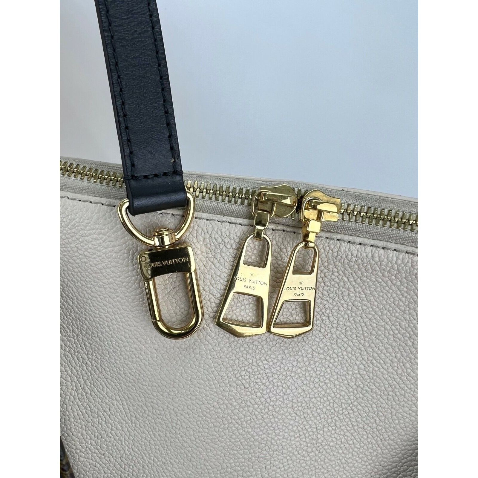 Louis Vuitton Louis Vuitton Braided V Tote MM Cream Leather Canvas Shoulde Size ONE SIZE - 8 Thumbnail