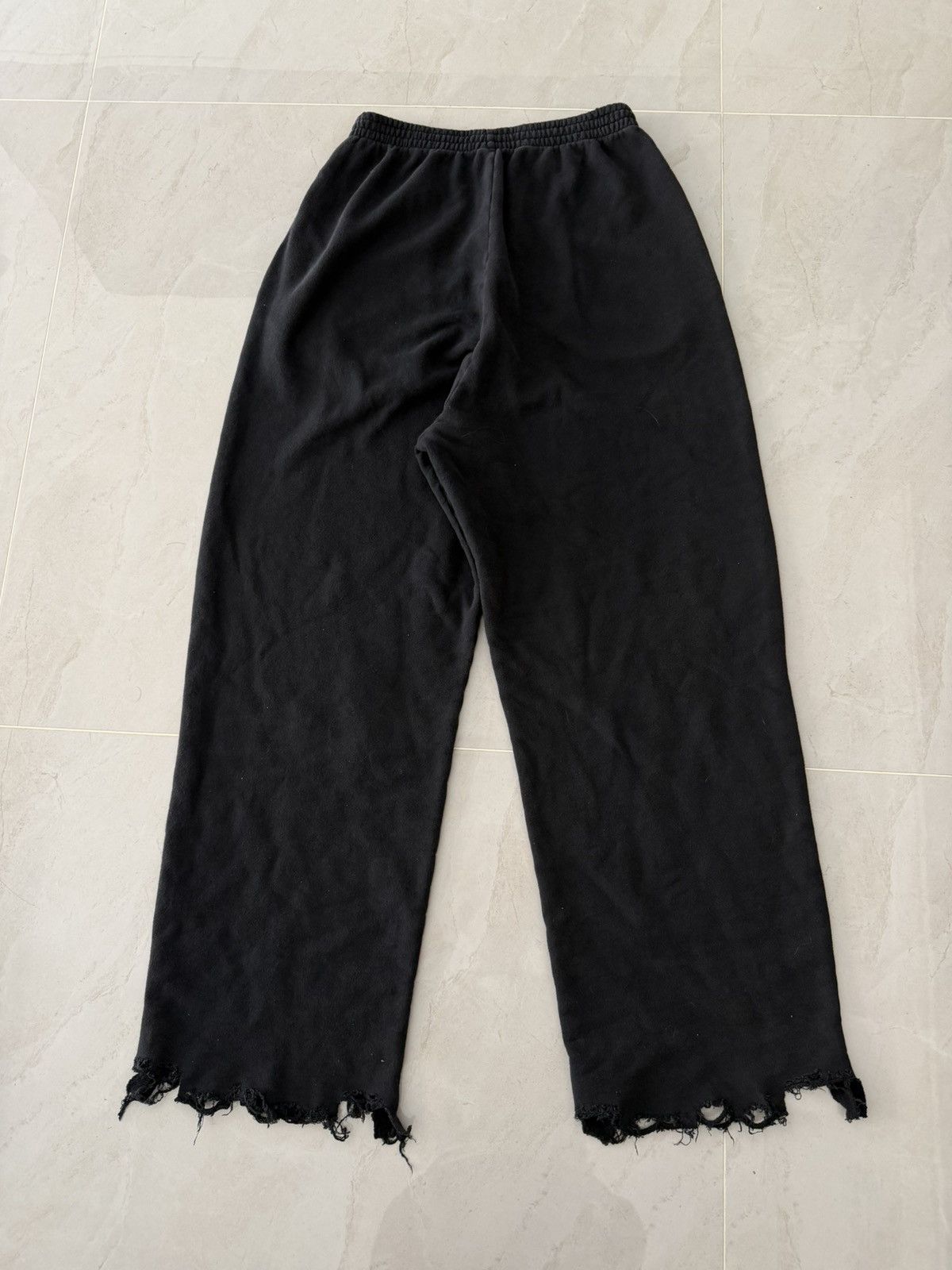 Balenciaga Balenciaga FW25 Destroyed Hem Jogger Sz.XS Size US 30 / EU 46 - 2 Thumbnail